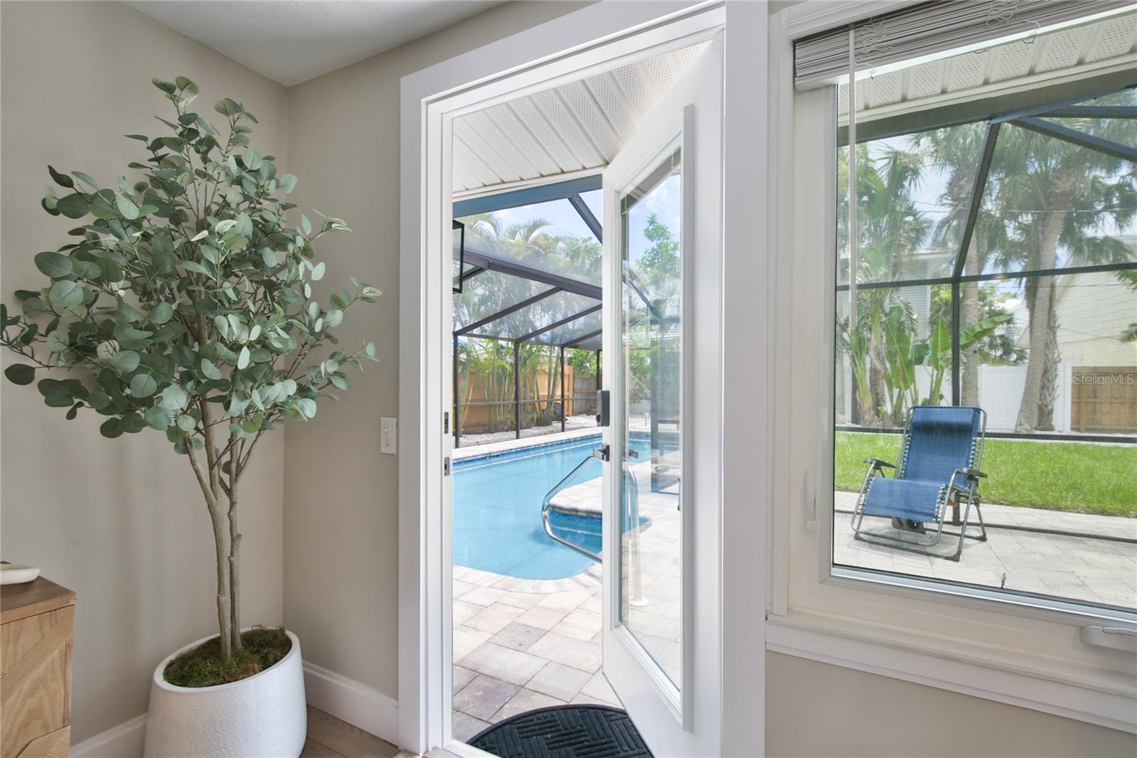 211 ISLAND CIR, SARASOTA, FL — photo 29