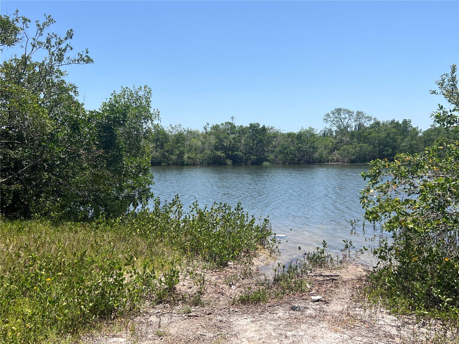 11224 RESTWOOD DR, GIBSONTON, FL — photo 10