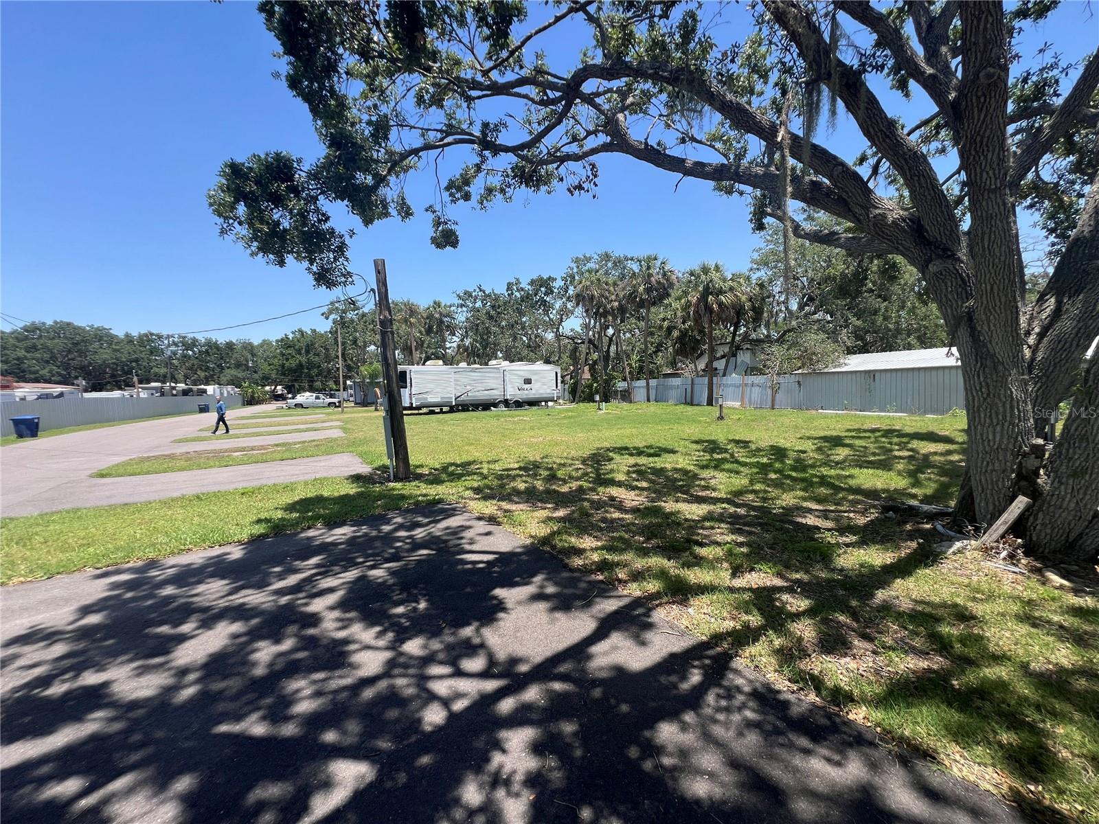 11224 RESTWOOD DR, GIBSONTON, FL — photo 11