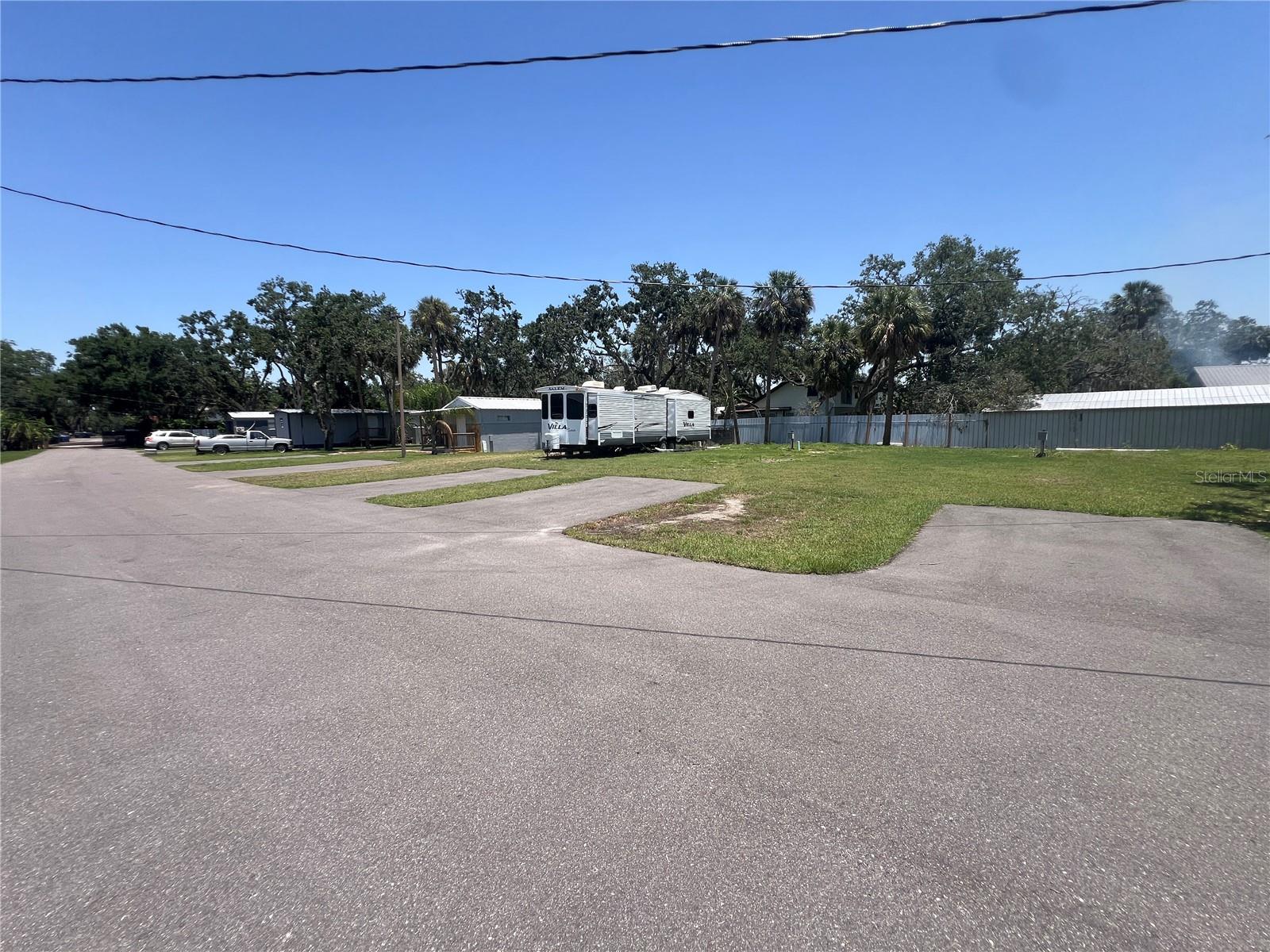 11224 RESTWOOD DR, GIBSONTON, FL — photo 13