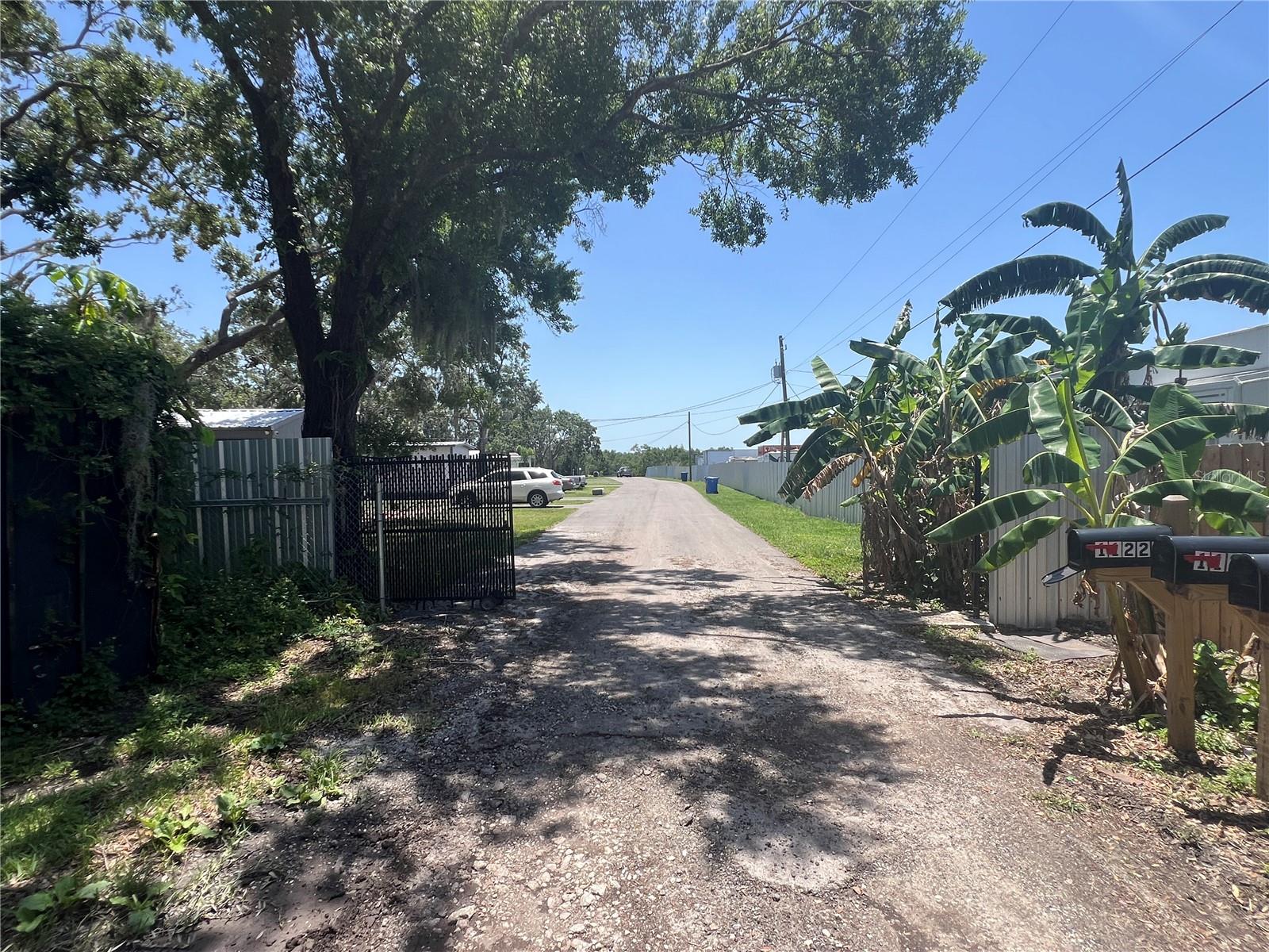 11224 RESTWOOD DR, GIBSONTON, FL — photo 19