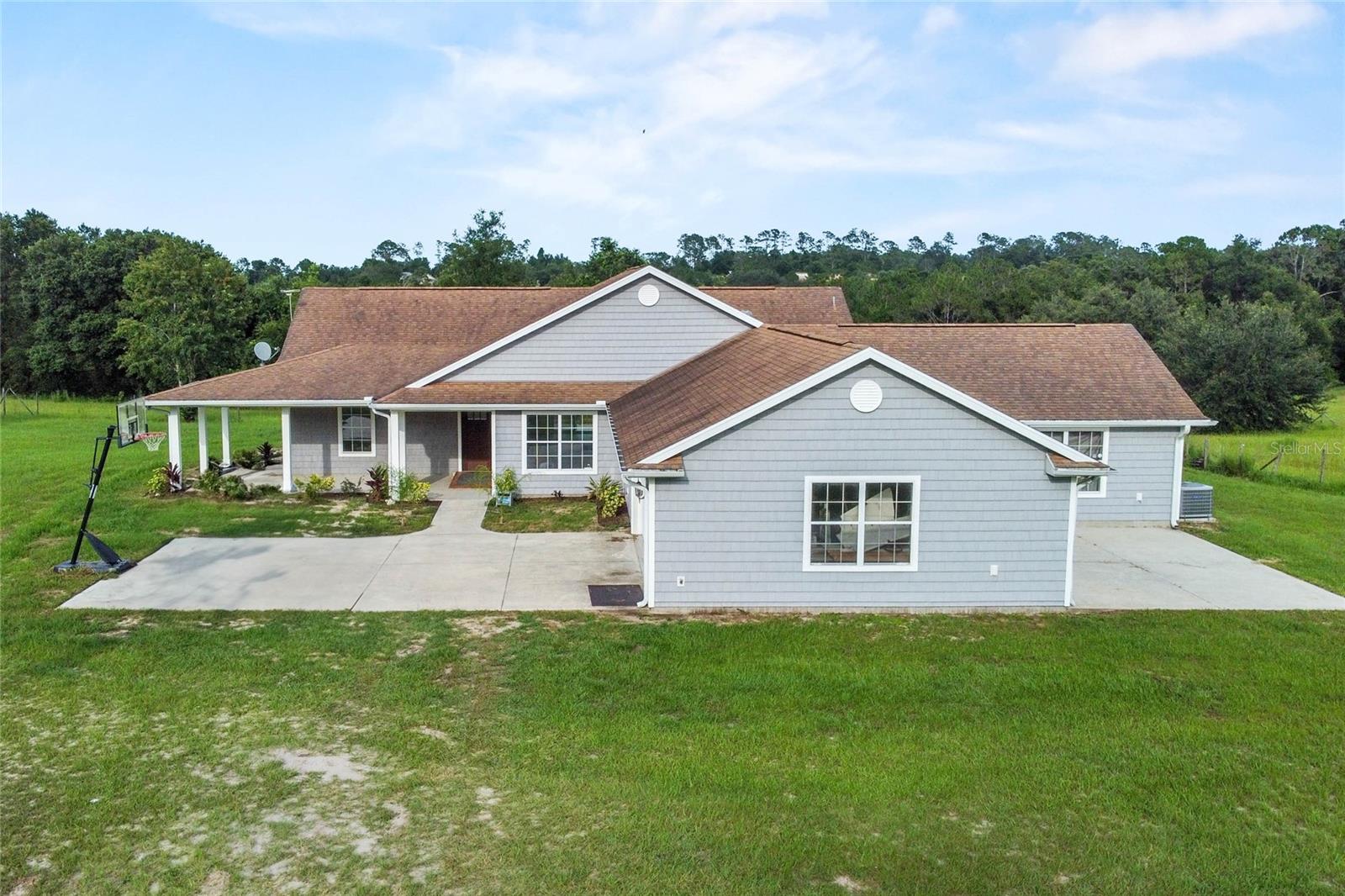 41636 OUTLAW LN, WEIRSDALE, FL