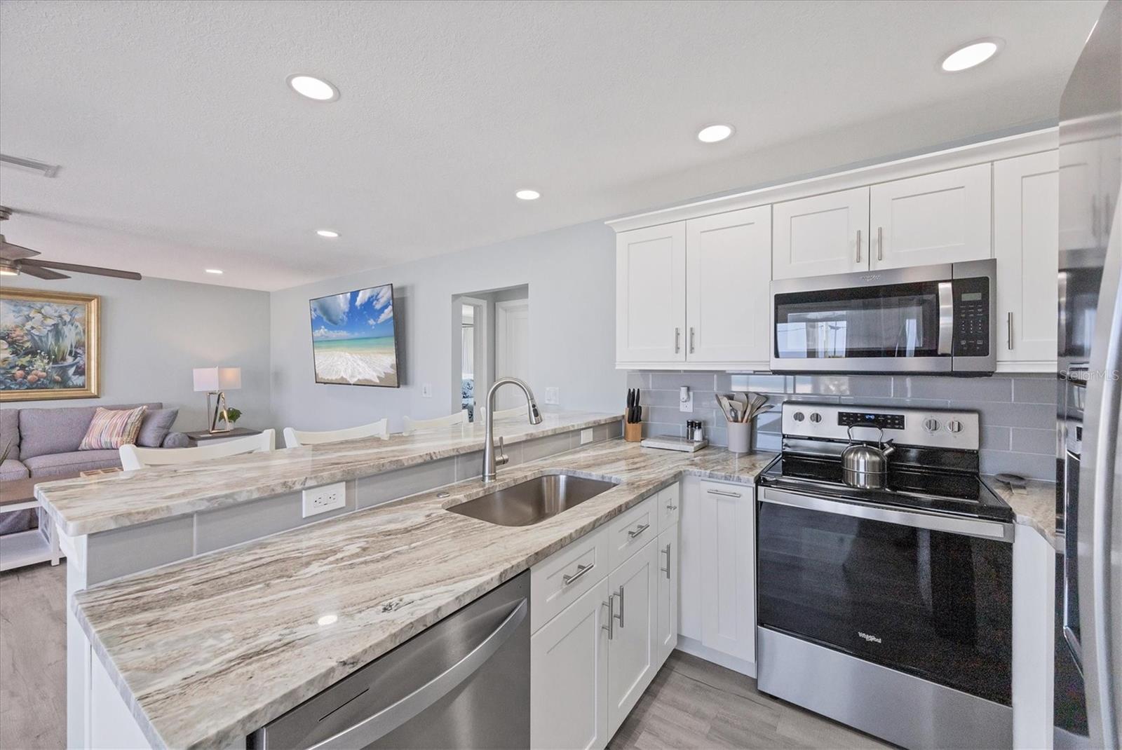 1107 SHORE VIEW DR, ENGLEWOOD, FL — photo 11