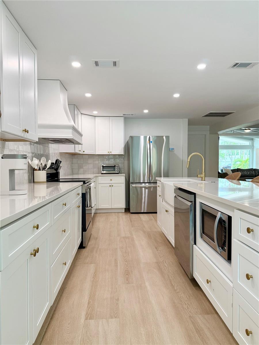 156 N BLVD OF THE PRESIDENTS, SARASOTA, FL — photo 13