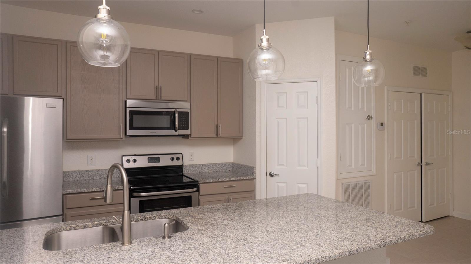 6466 CAVA ALTA DR #101, ORLANDO, FL — photo 4