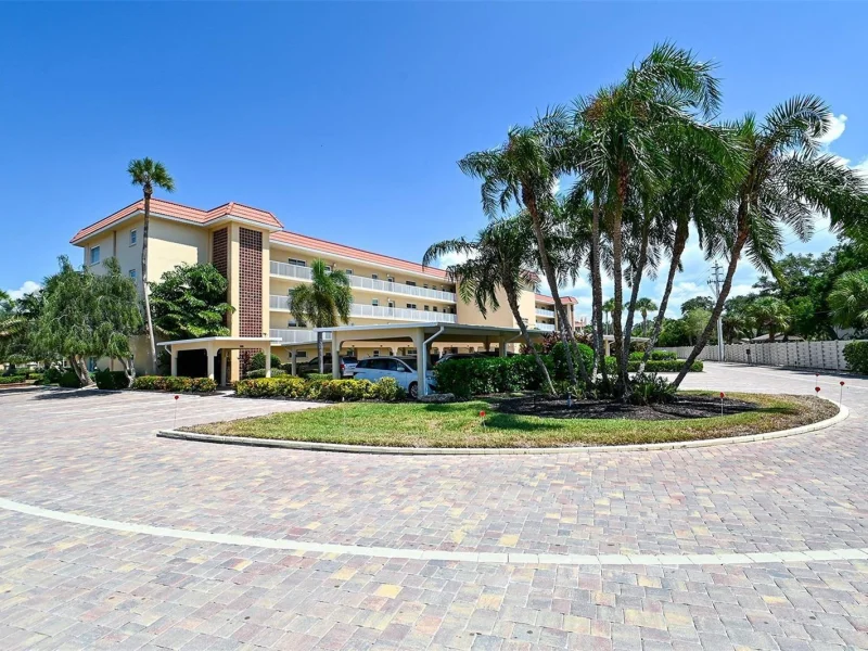 1215 S PORTOFINO DR #202, SARASOTA, FL
