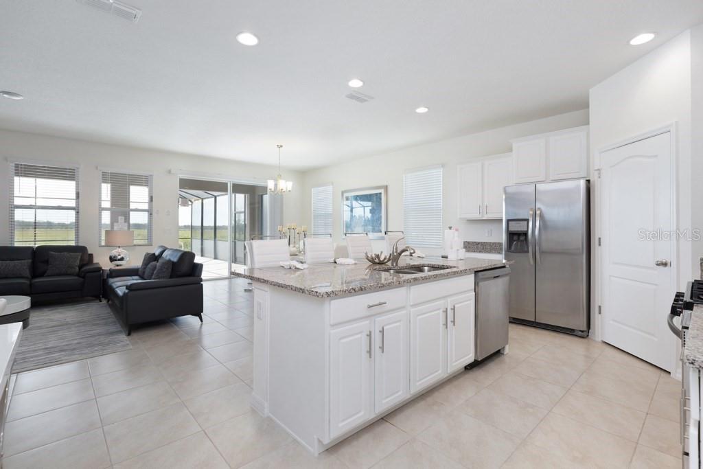 8012 OAK SHADOW CT, DAVENPORT, FL — photo 3