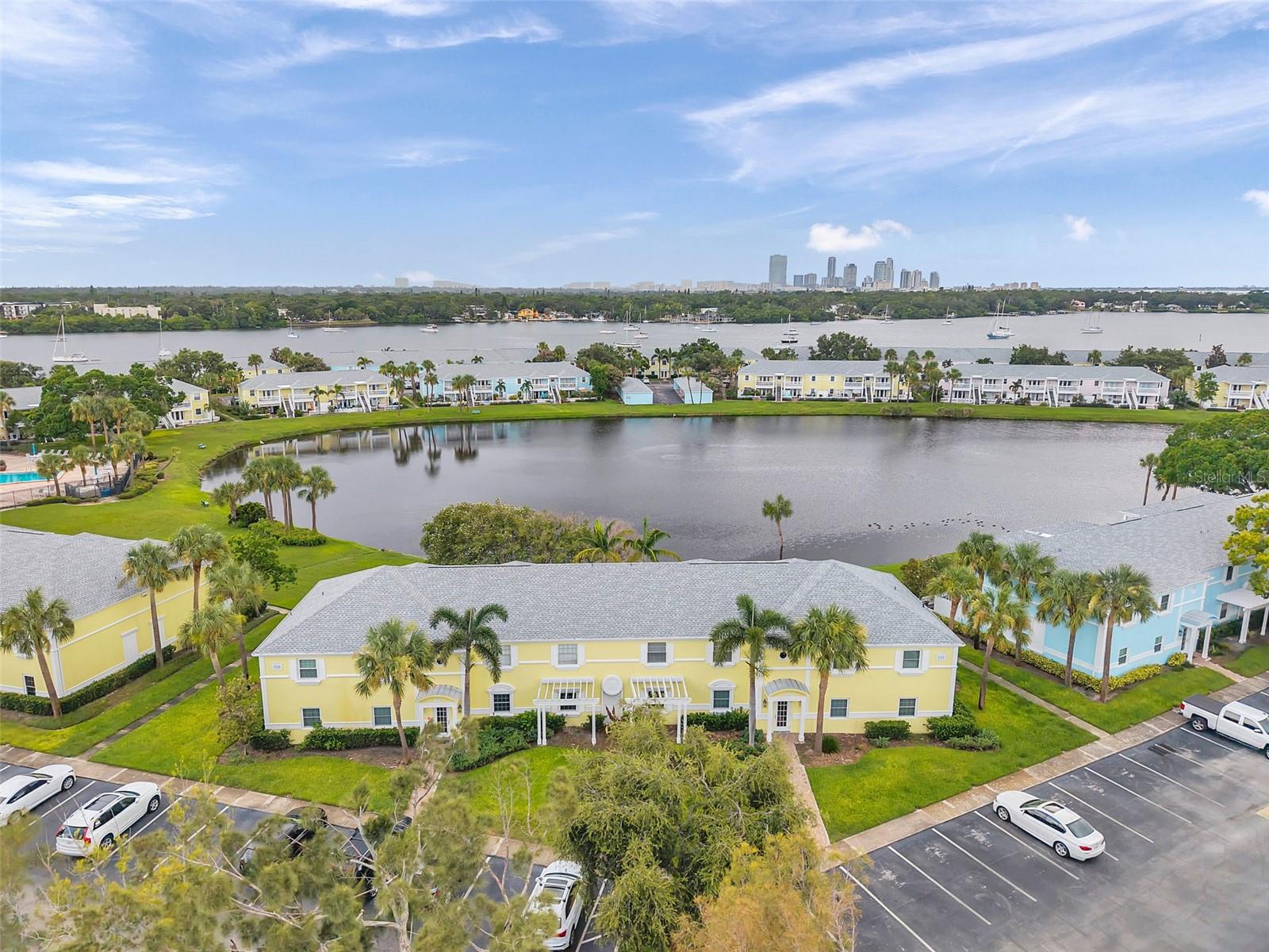 121 SEAHORSE DR SE #A, ST PETERSBURG, FL — photo 2