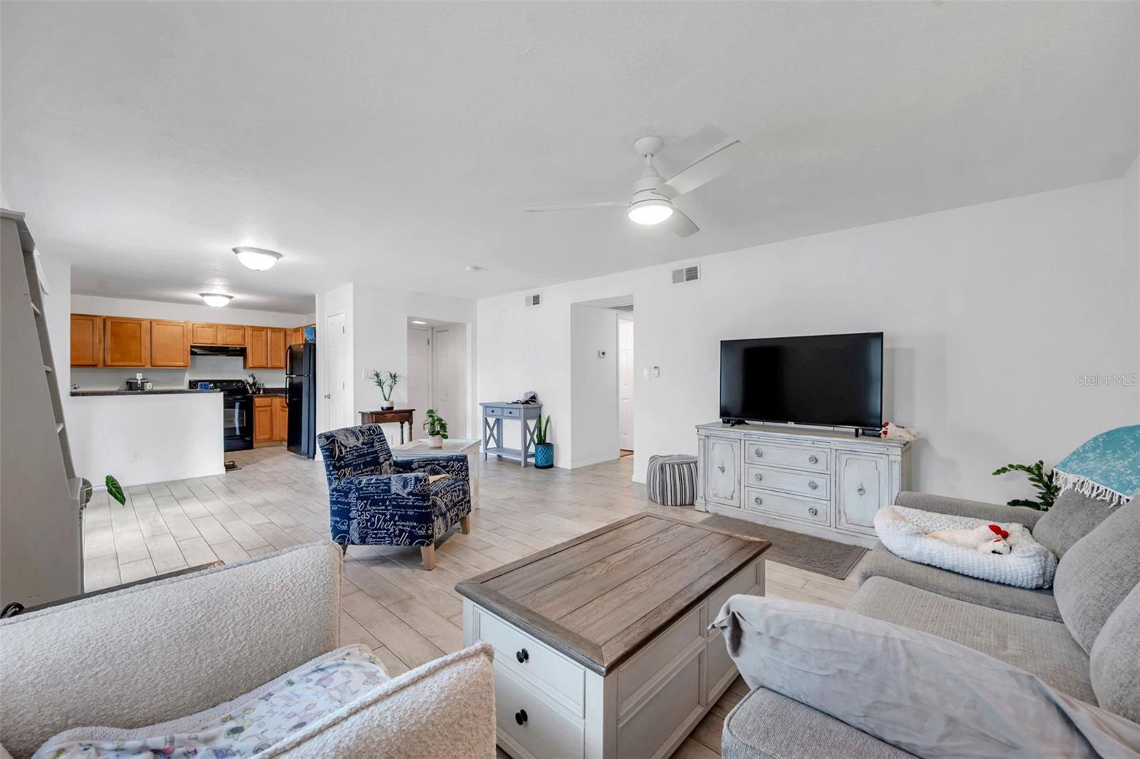 121 SEAHORSE DR SE #A, ST PETERSBURG, FL — photo 7