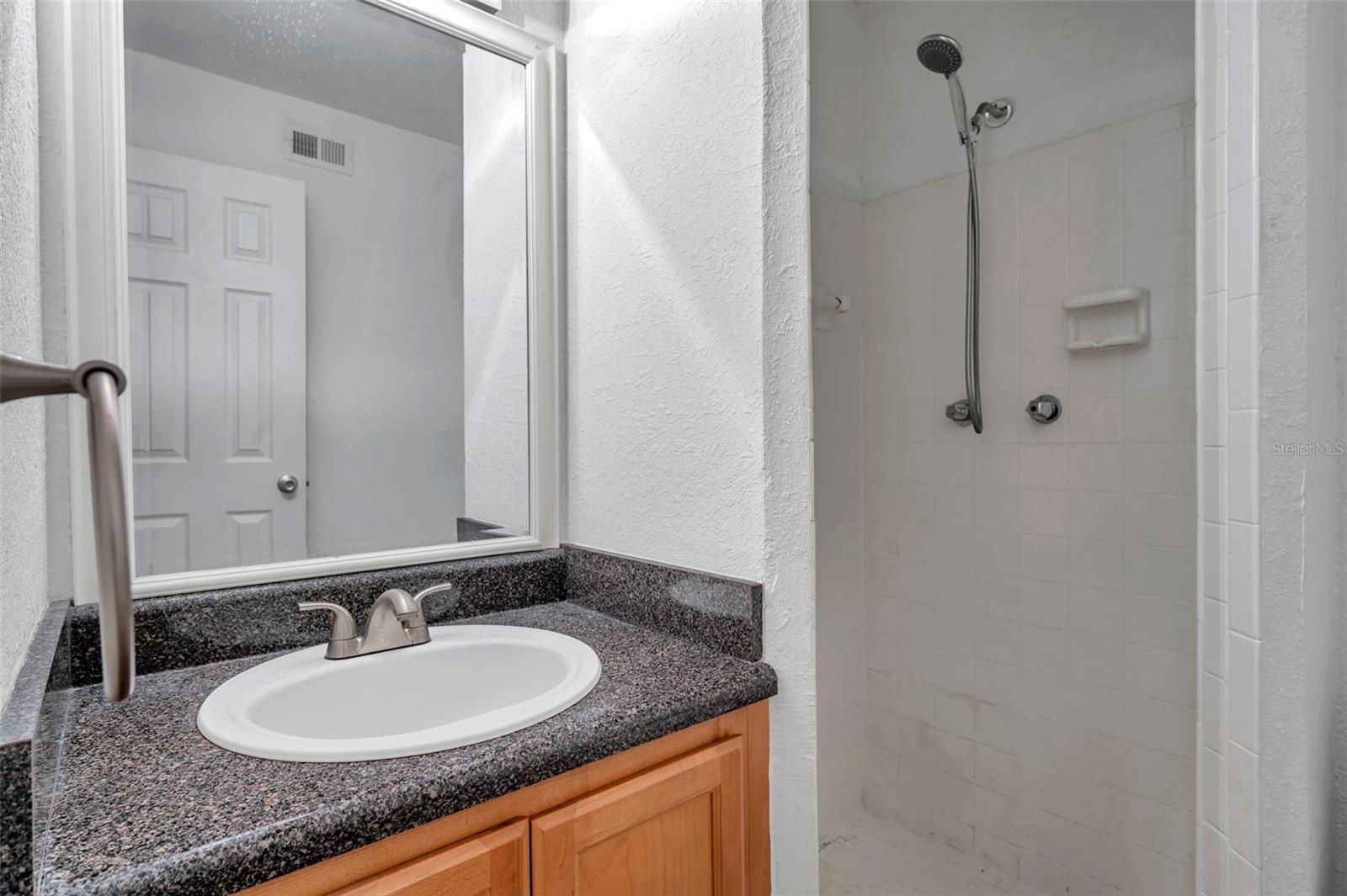 121 SEAHORSE DR SE #A, ST PETERSBURG, FL — photo 19