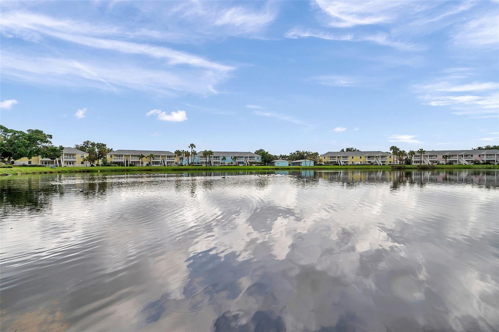 121 SEAHORSE DR SE #A, ST PETERSBURG, FL — photo 28