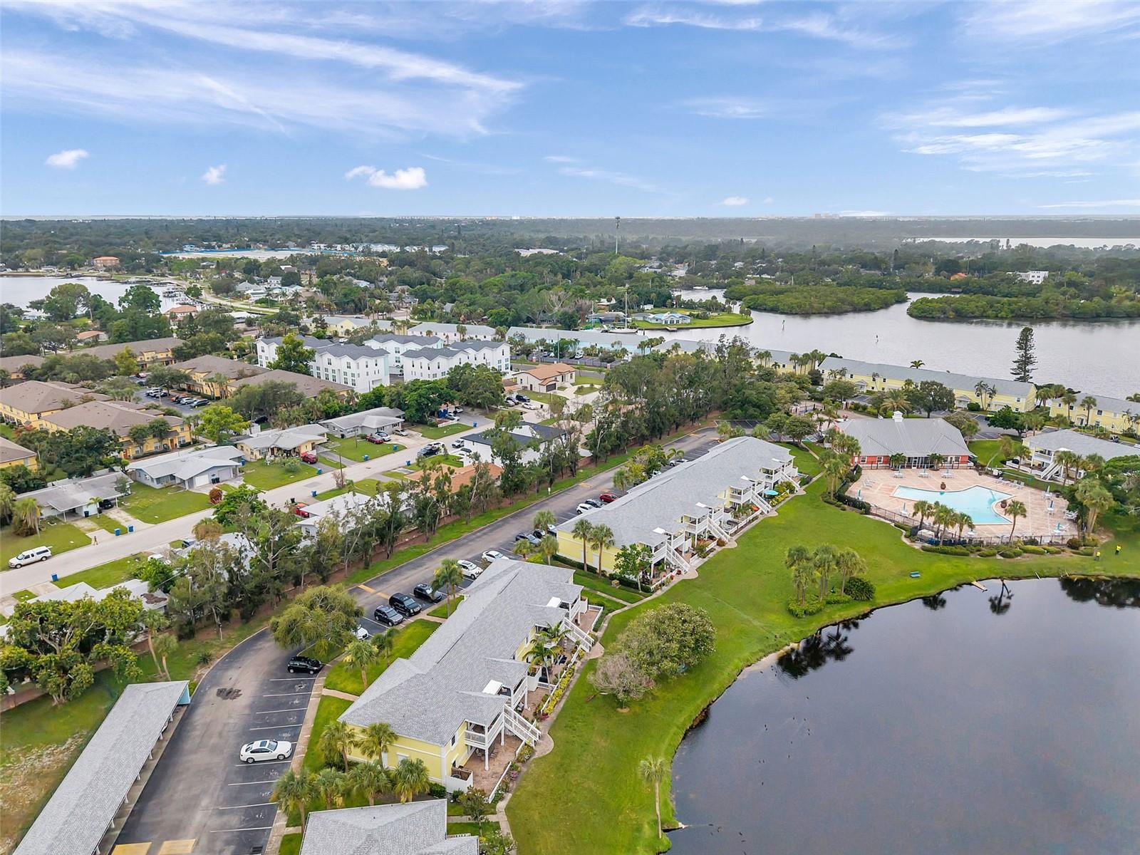 121 SEAHORSE DR SE #A, ST PETERSBURG, FL — photo 38