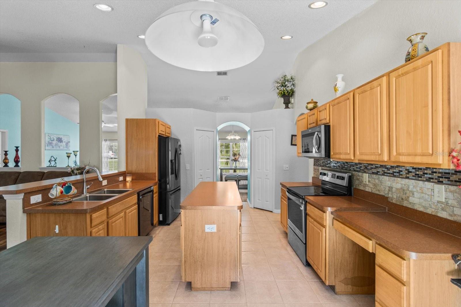 16038 MALDEN RD, WEEKI WACHEE, FL — photo 6