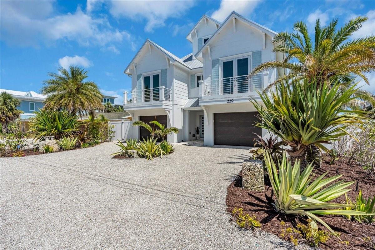 229 WILLOW AVE, ANNA MARIA, FL — photo 2