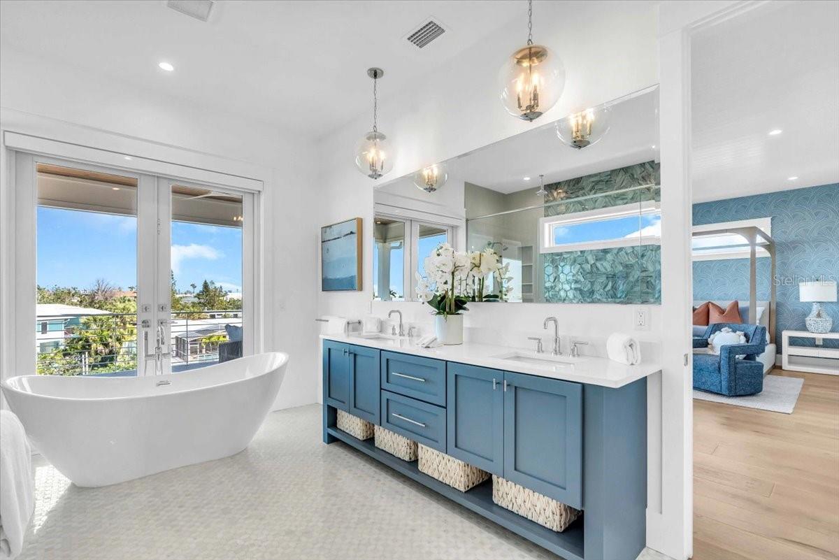 229 WILLOW AVE, ANNA MARIA, FL — photo 37