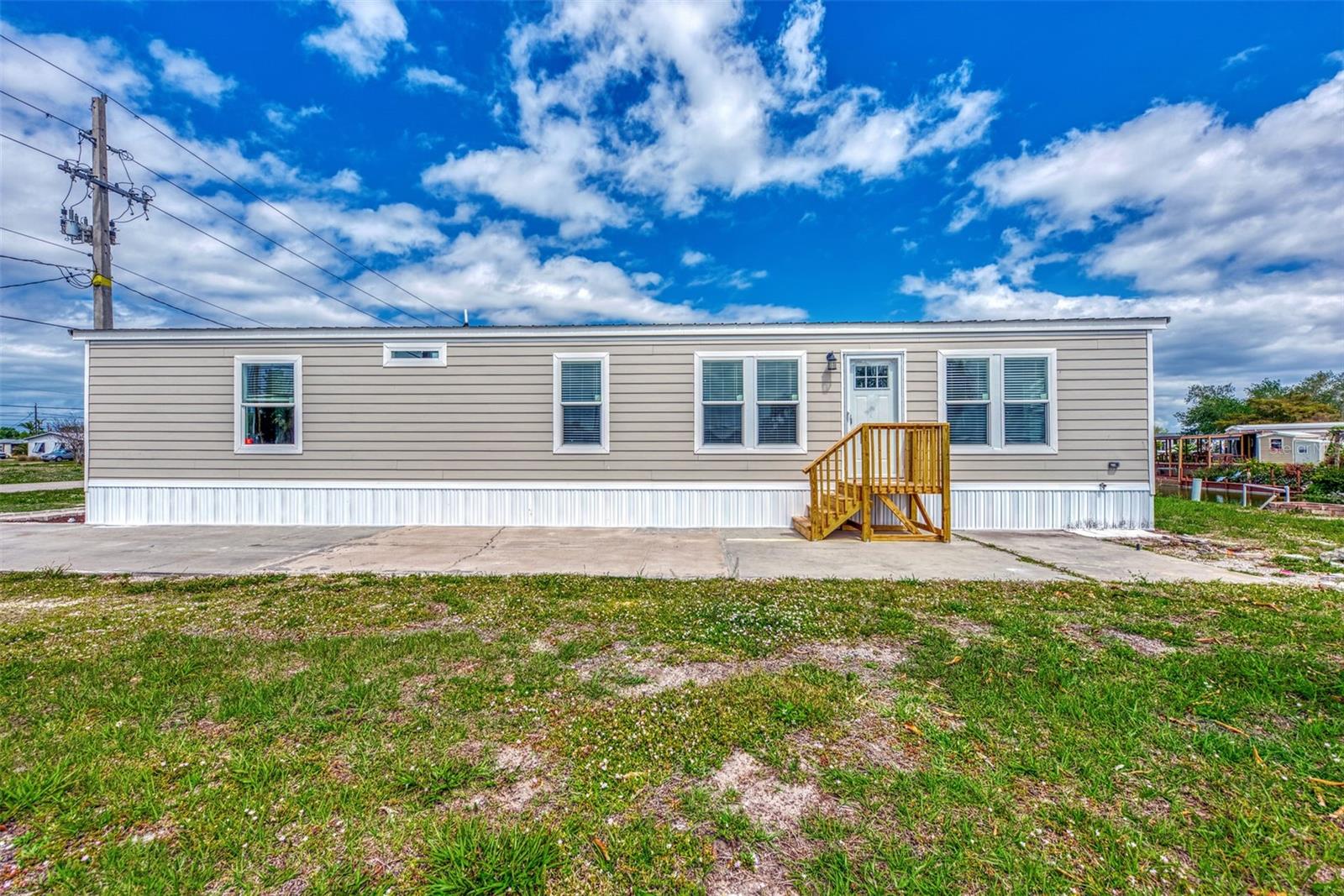 1391 FLAMINGO DR, ENGLEWOOD, FL — photo 2