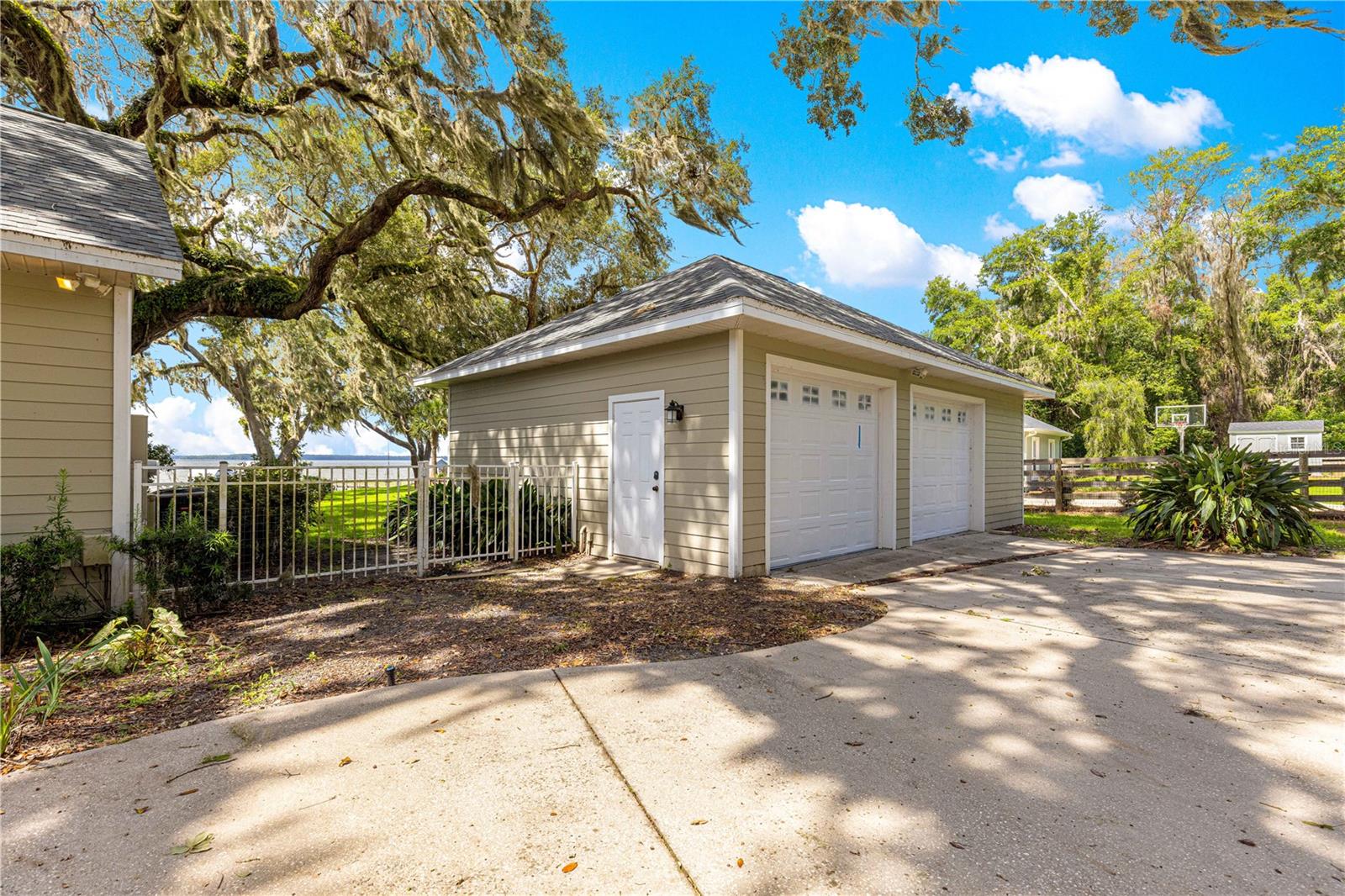 12360 E HIGHWAY 25, OCKLAWAHA, FL — photo 9