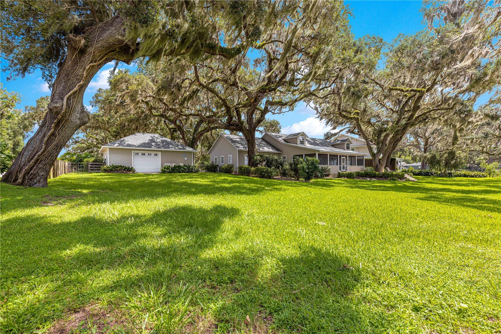 12360 E HIGHWAY 25, OCKLAWAHA, FL — photo 65