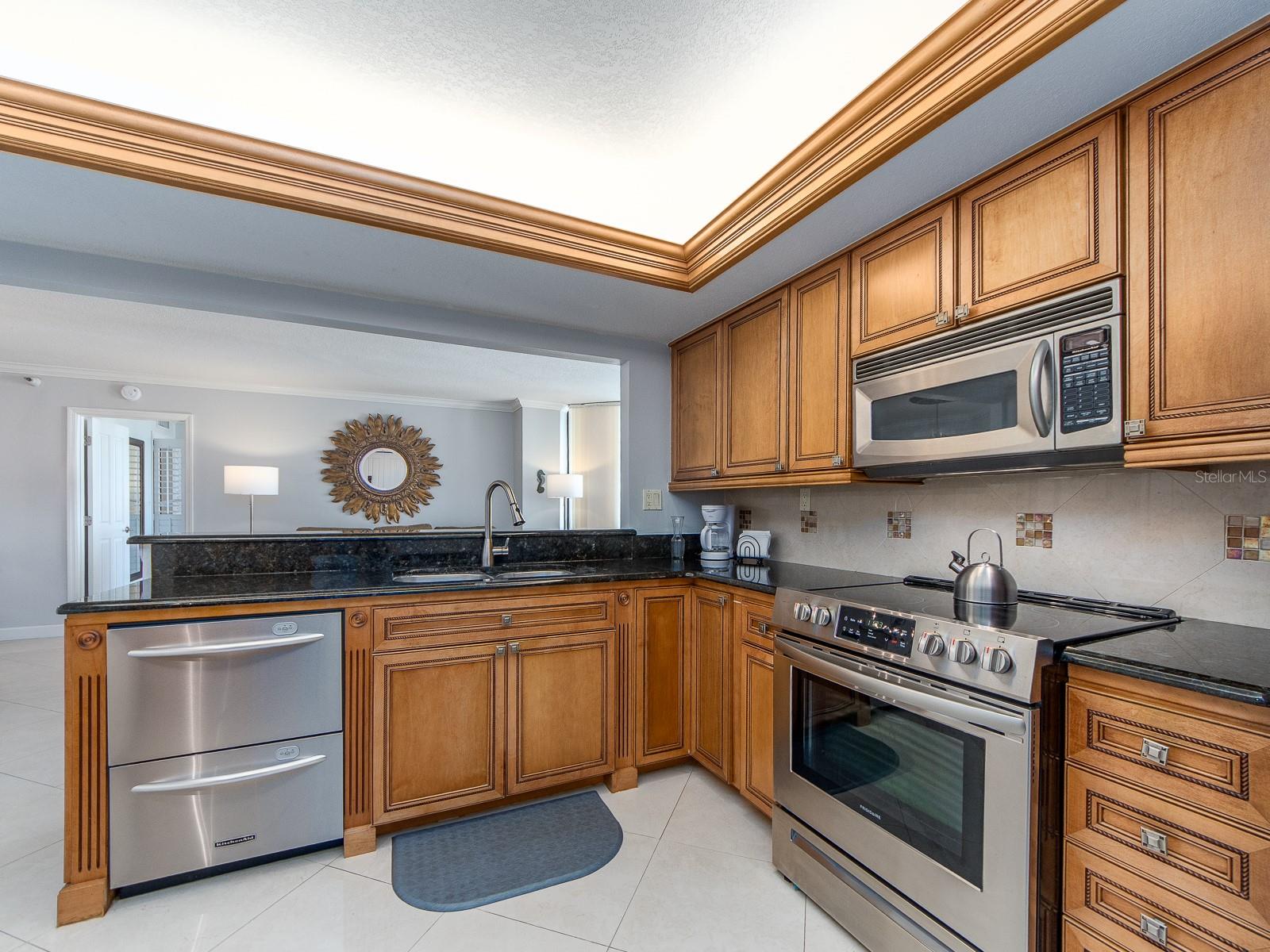 690 ISLAND WAY #1011, CLEARWATER BEACH, FL — photo 14