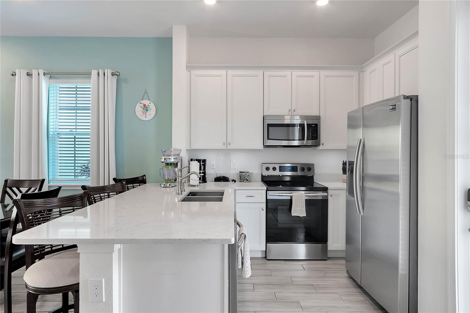8004 DREAMSICLE DR, KISSIMMEE, FL — photo 2