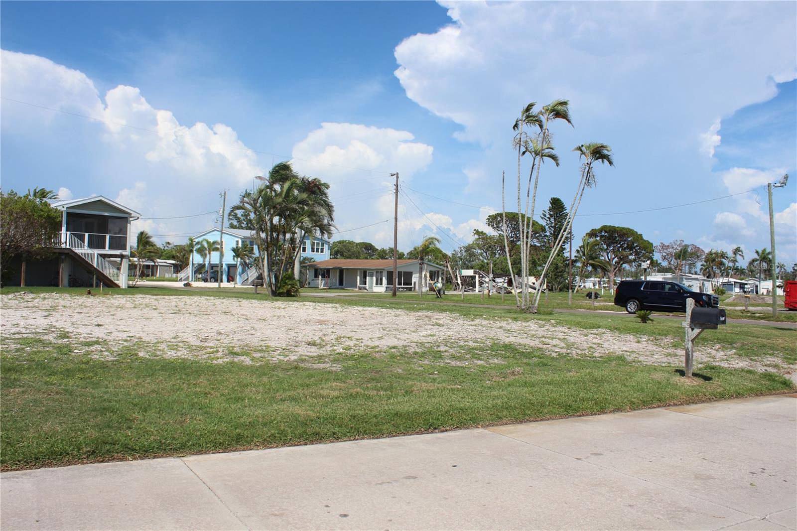 10315 CORTEZ RD W #1/2 BV, BRADENTON, FL