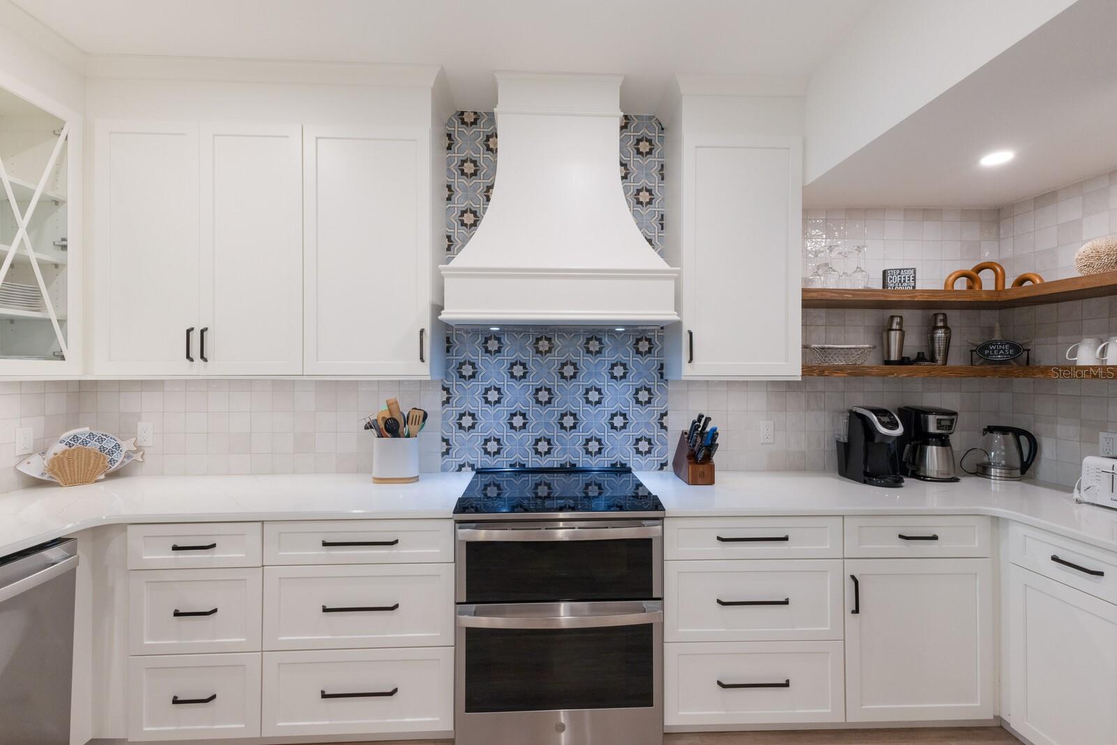 212 OAK AVE, ANNA MARIA, FL — photo 12