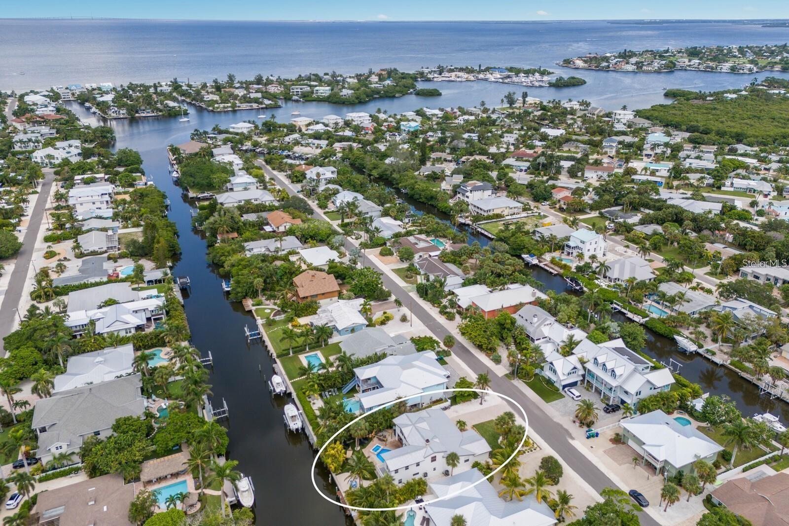 212 OAK AVE, ANNA MARIA, FL