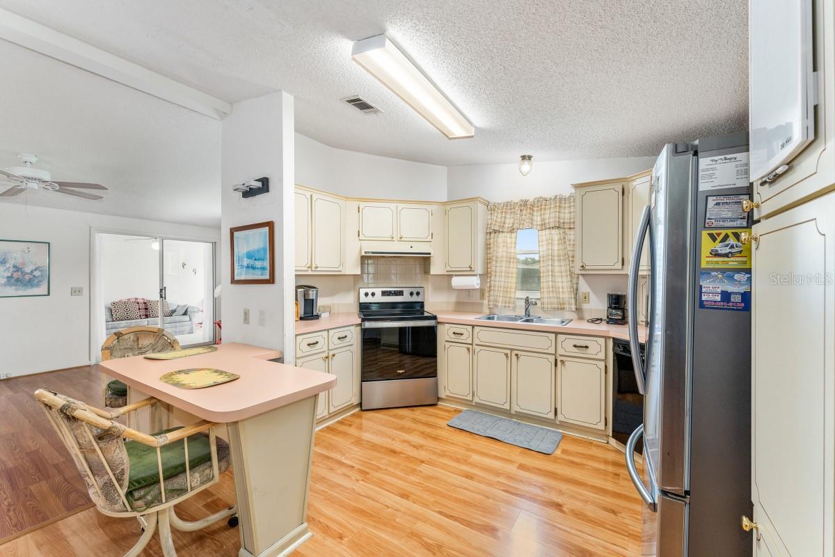 1117 PARADISE DR, LADY LAKE, FL — photo 17