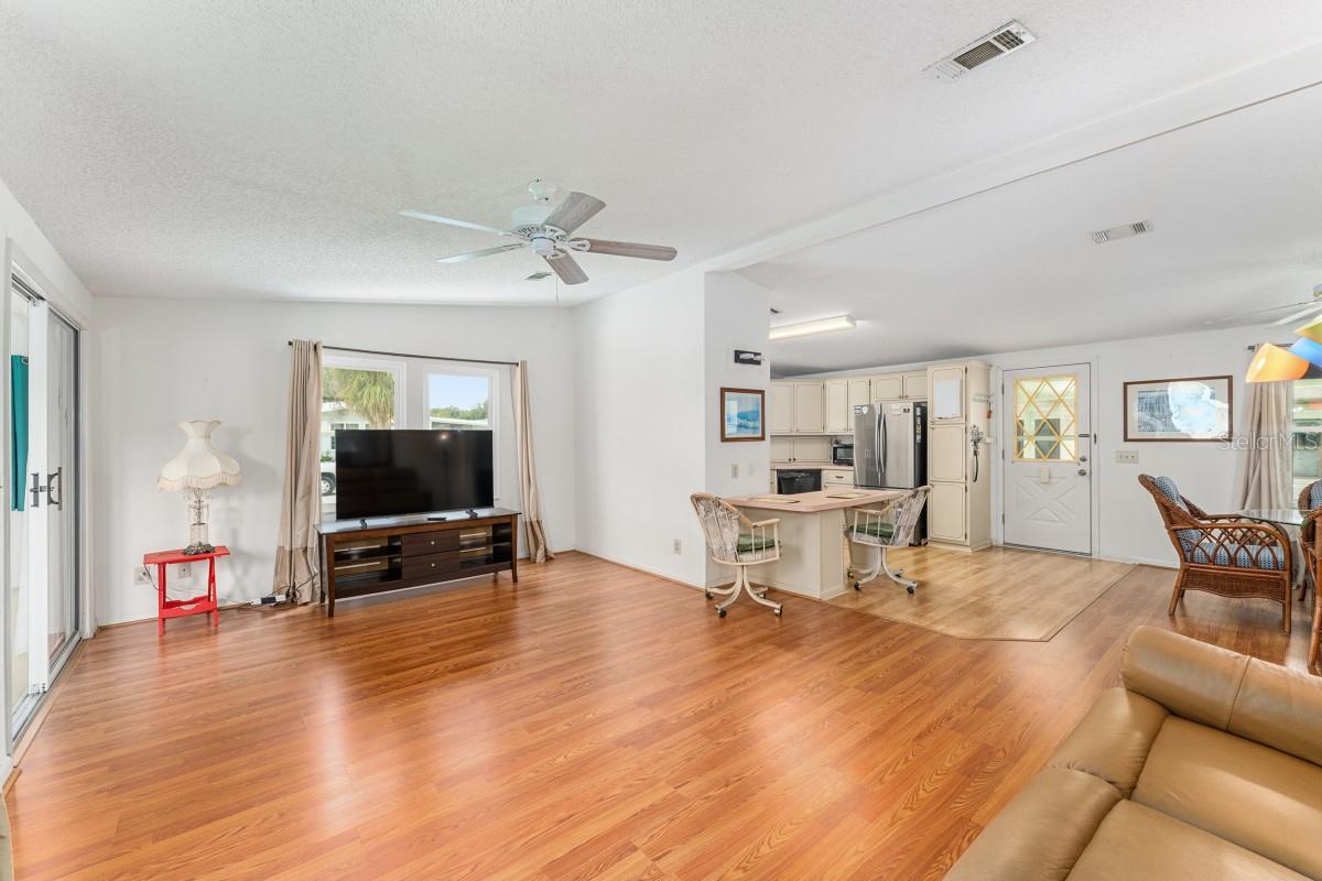 1117 PARADISE DR, LADY LAKE, FL — photo 29