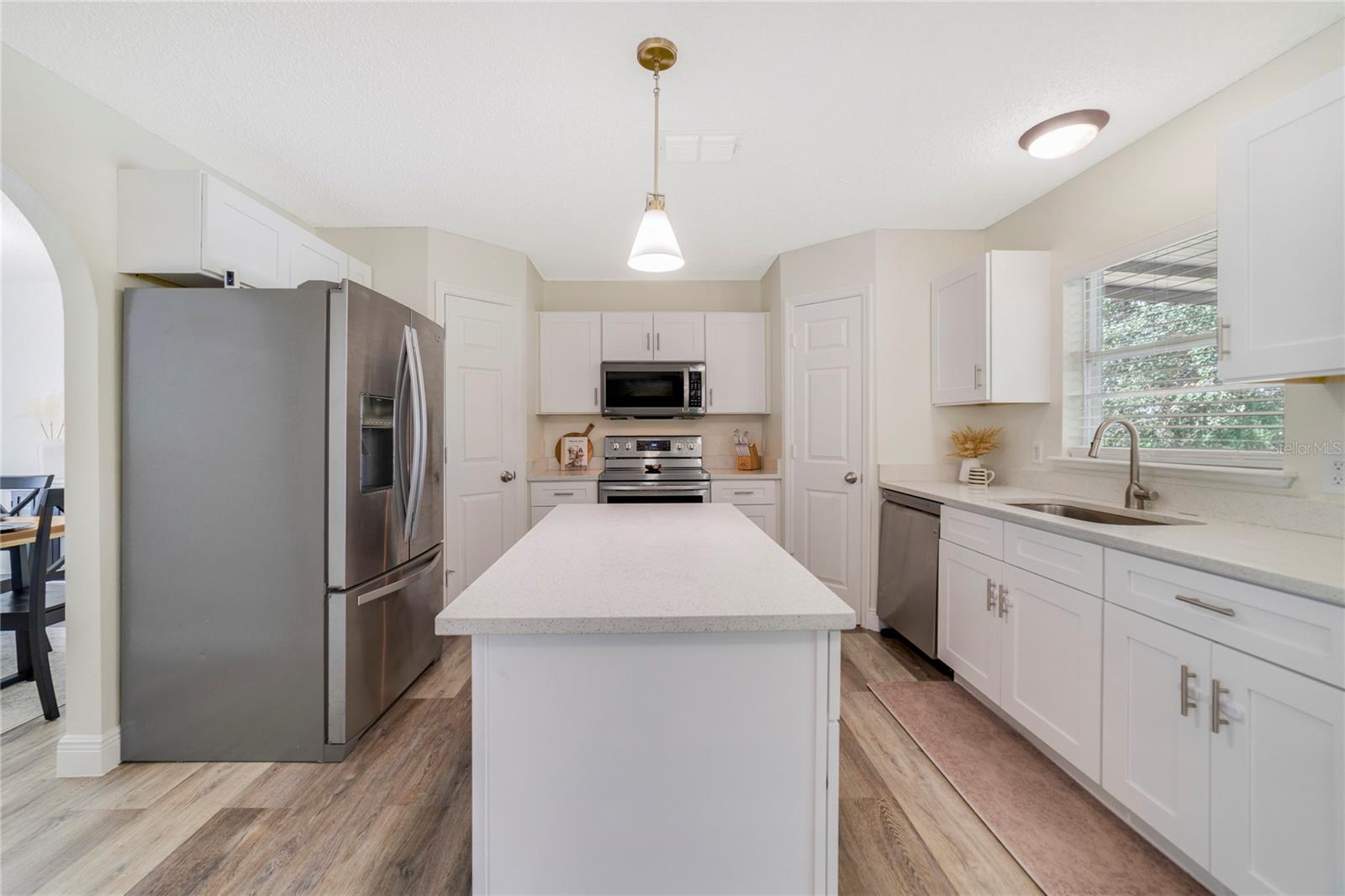 1104 CHATEAU CIR, MINNEOLA, FL — photo 13