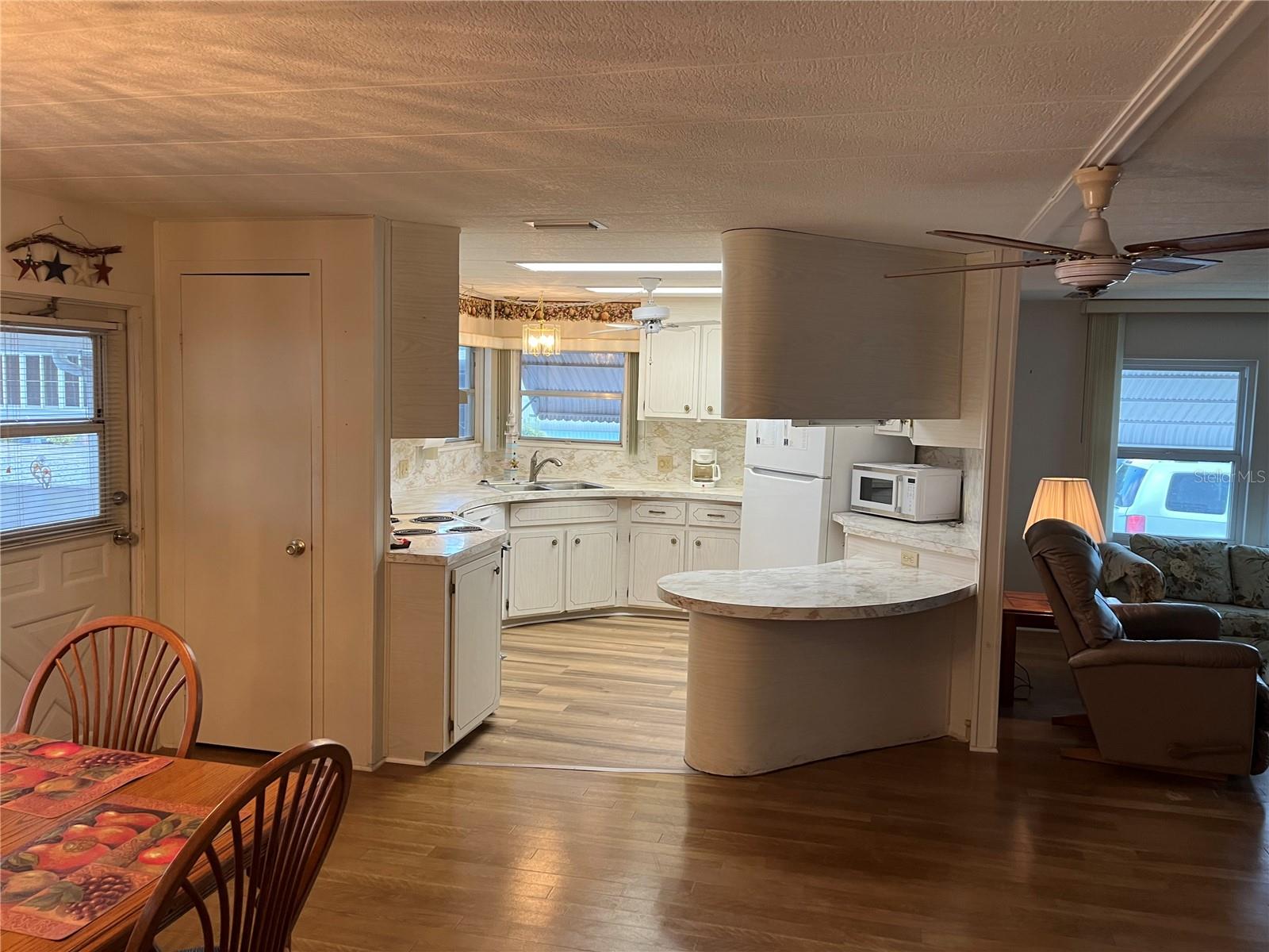 806 JOLANDA CIR, VENICE, FL — photo 41