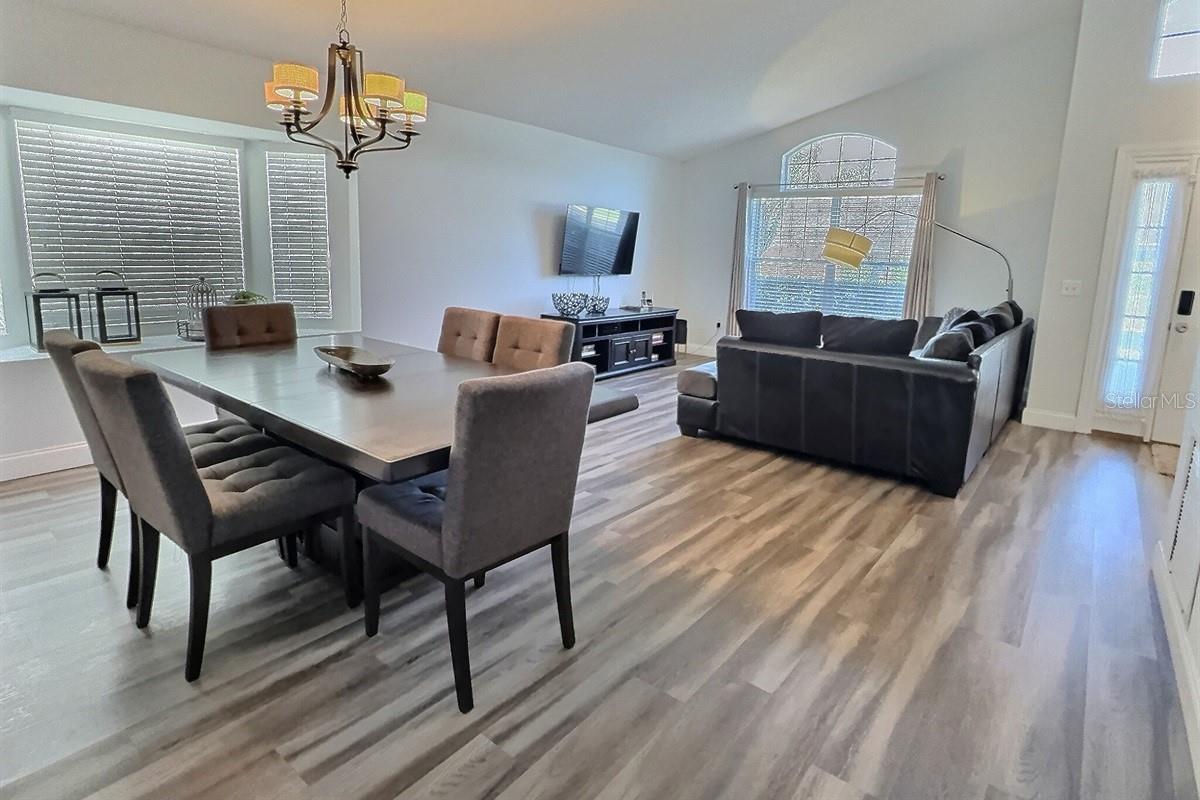 1005 LAKE BERKLEY DR, KISSIMMEE, FL — photo 2