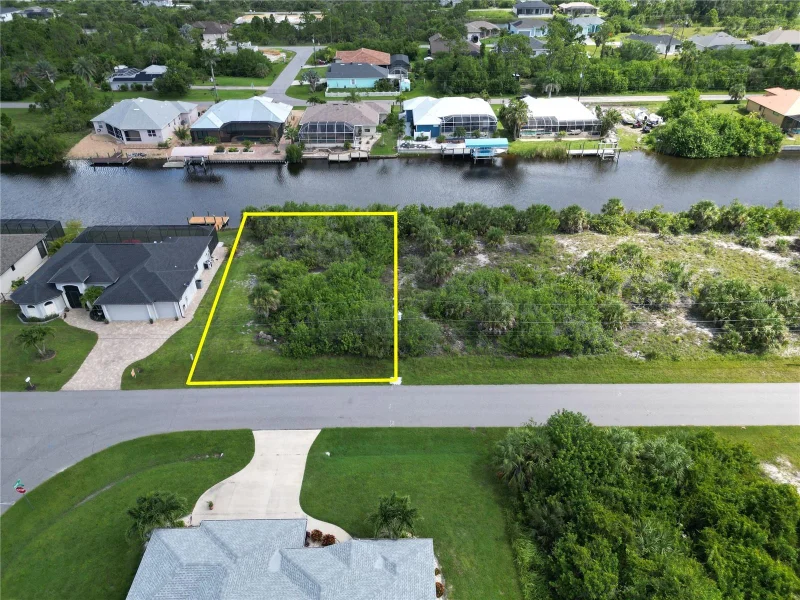 15120 HENNIPEN CIR, PORT CHARLOTTE, FL