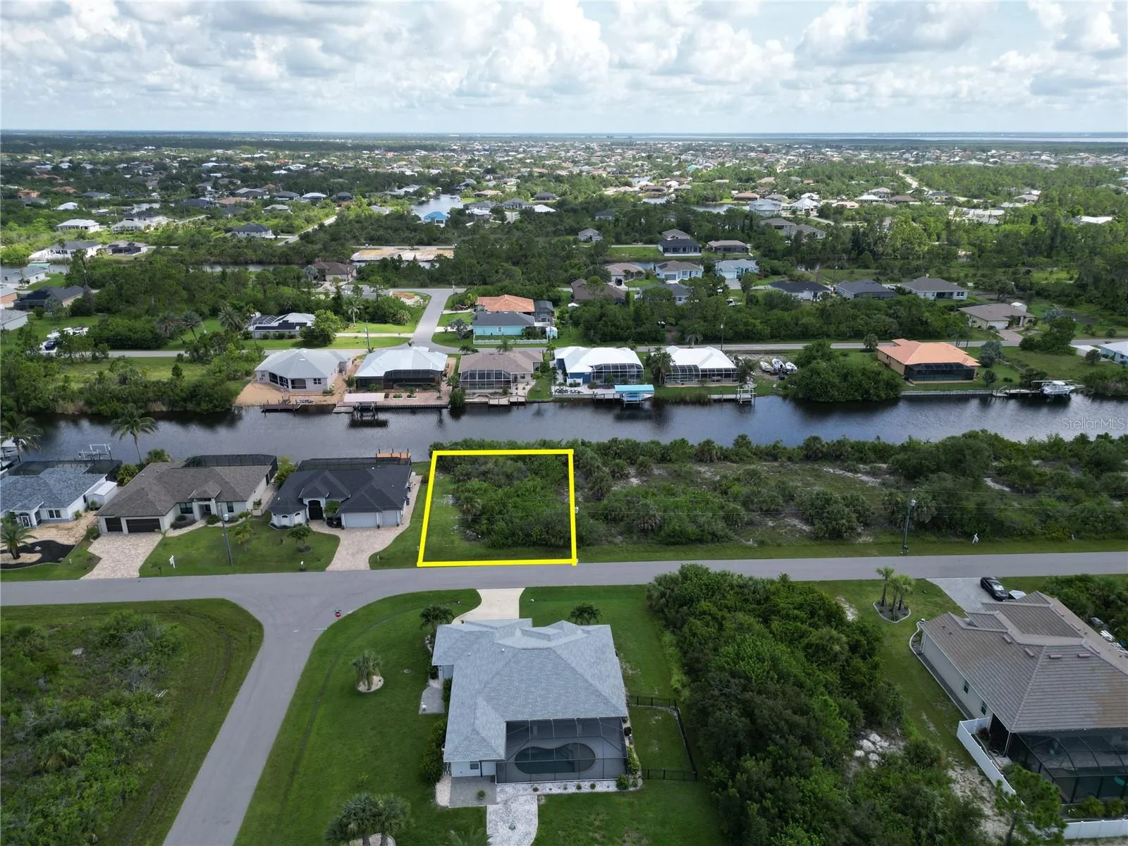 15120 HENNIPEN CIR, PORT CHARLOTTE, FL — photo 2