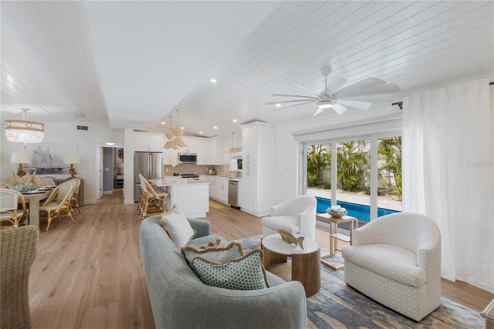 401 N SHORE DR, ANNA MARIA, FL — photo 11