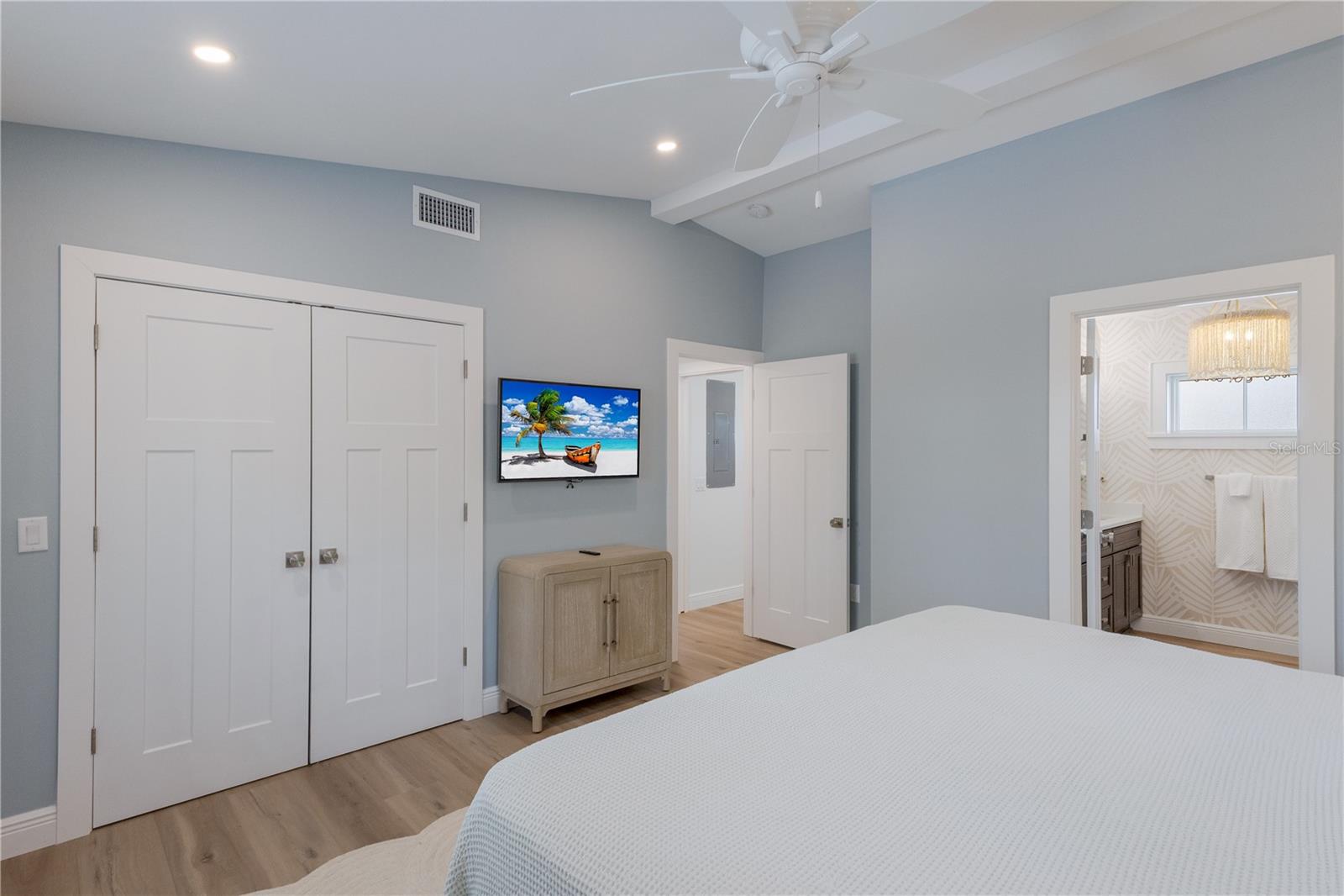 401 N SHORE DR, ANNA MARIA, FL — photo 26