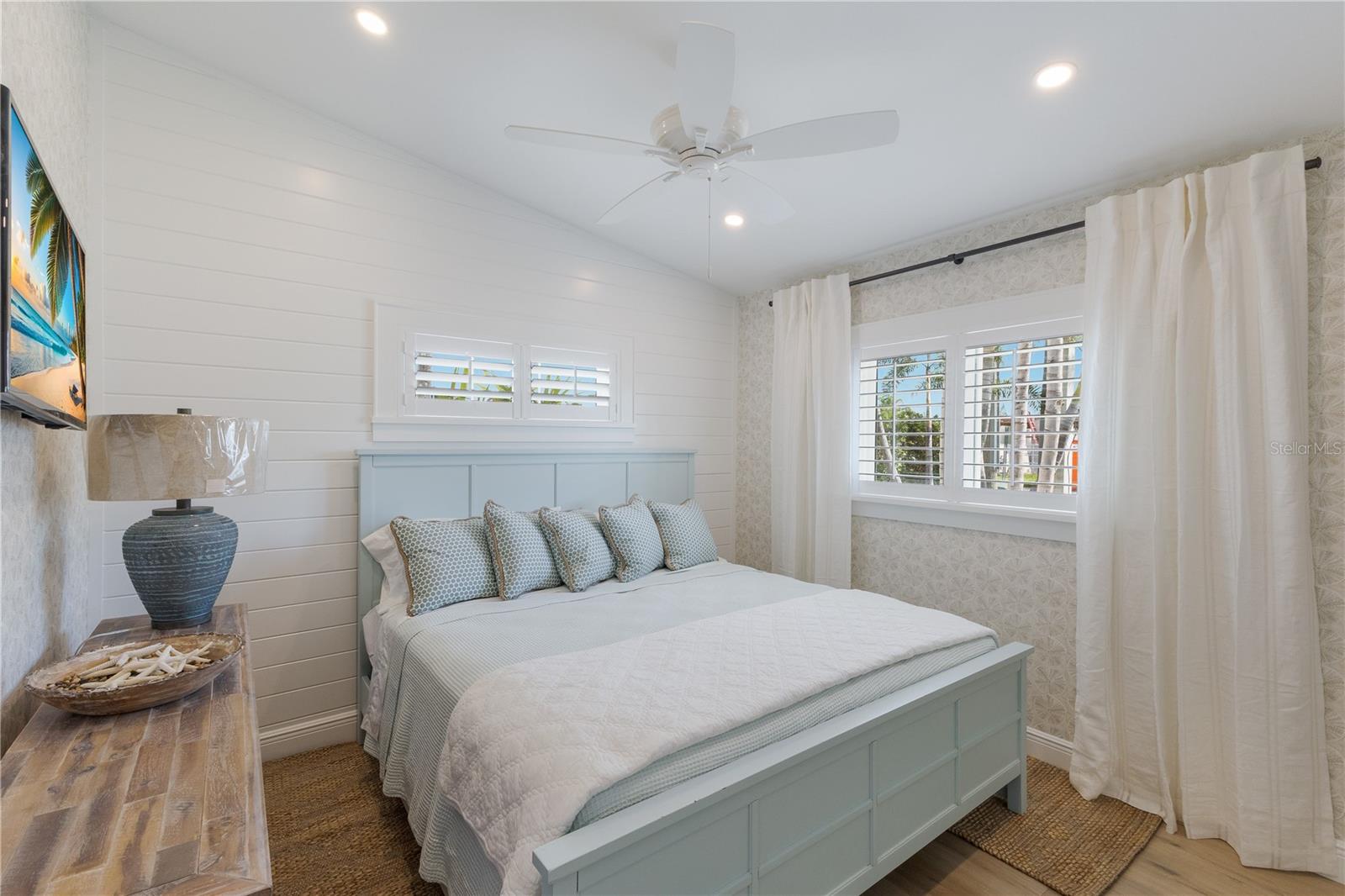 401 N SHORE DR, ANNA MARIA, FL — photo 31