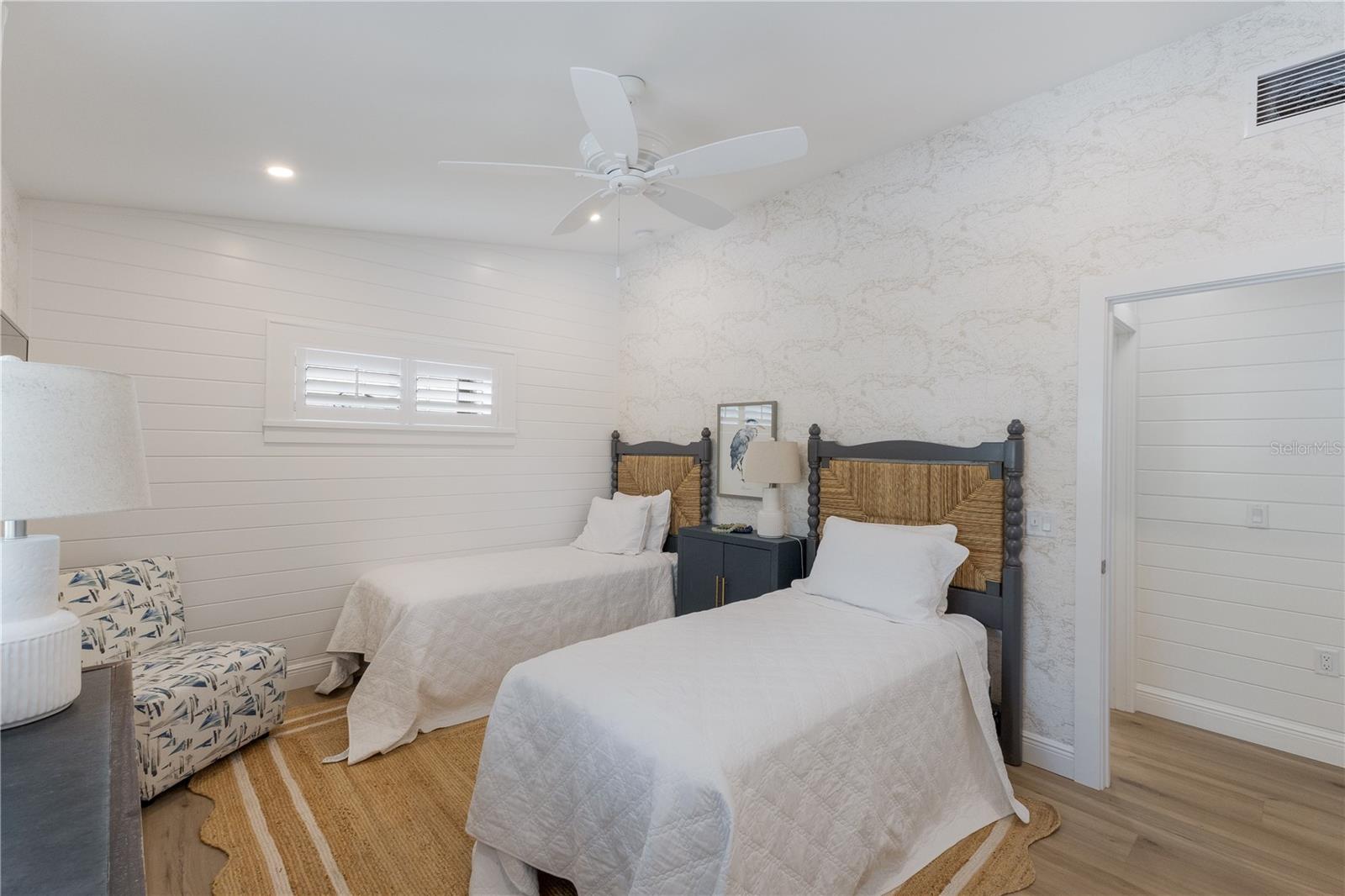 401 N SHORE DR, ANNA MARIA, FL — photo 35
