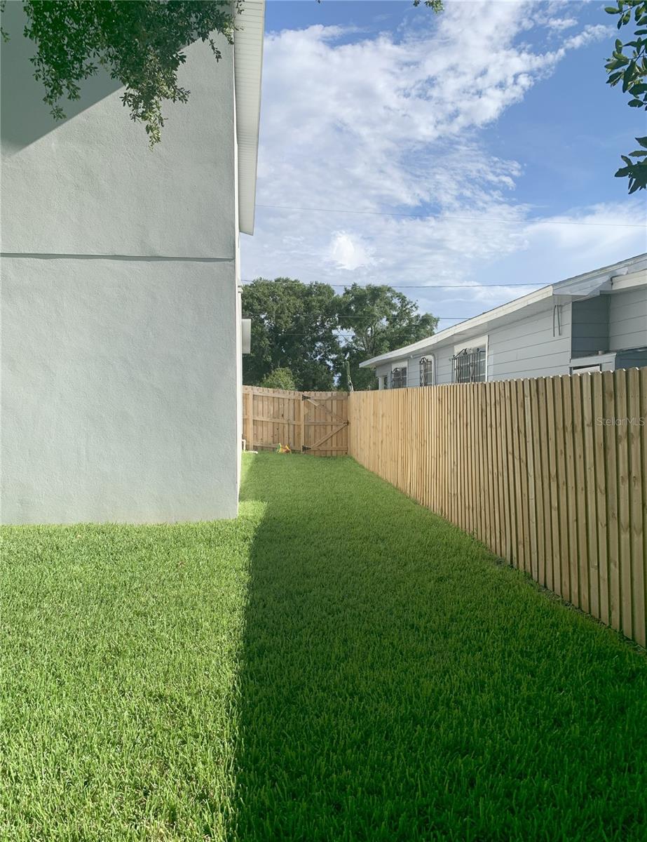 2222 E CLARK ST, TAMPA, FL — photo 9