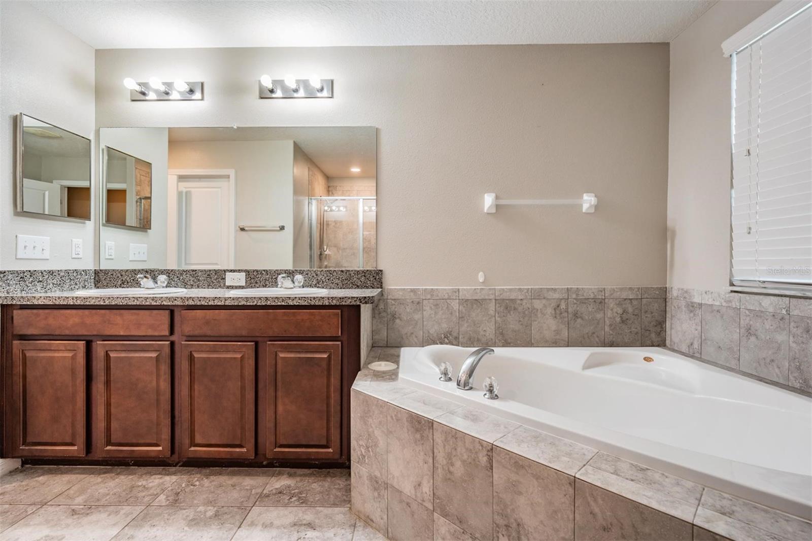 8600 SAVORY WALK DR, LAND O LAKES, FL — photo 29