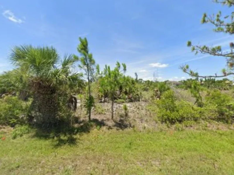 15089 LAKELAND CIR, PORT CHARLOTTE, FL