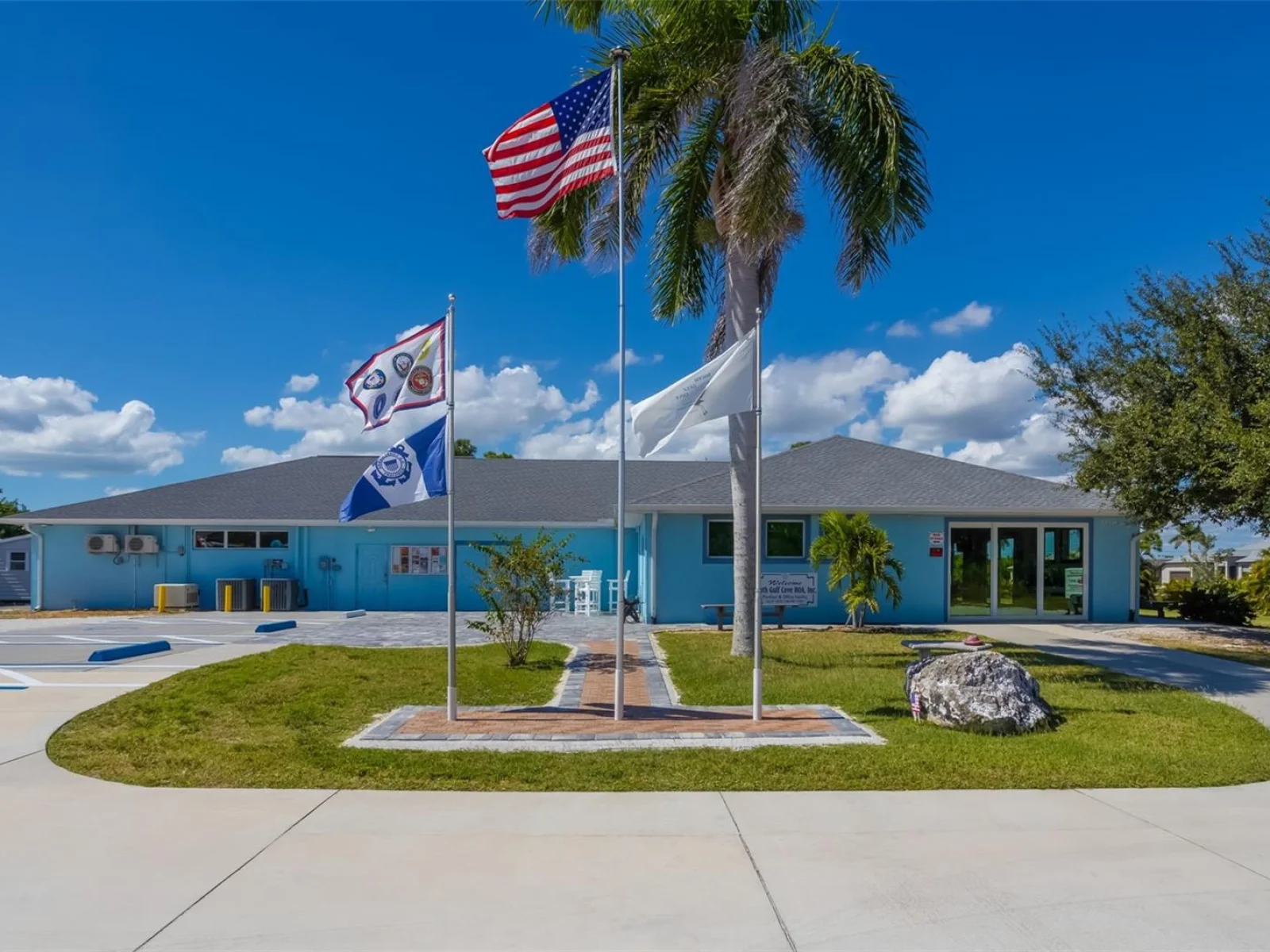 15089 LAKELAND CIR, PORT CHARLOTTE, FL — photo 4