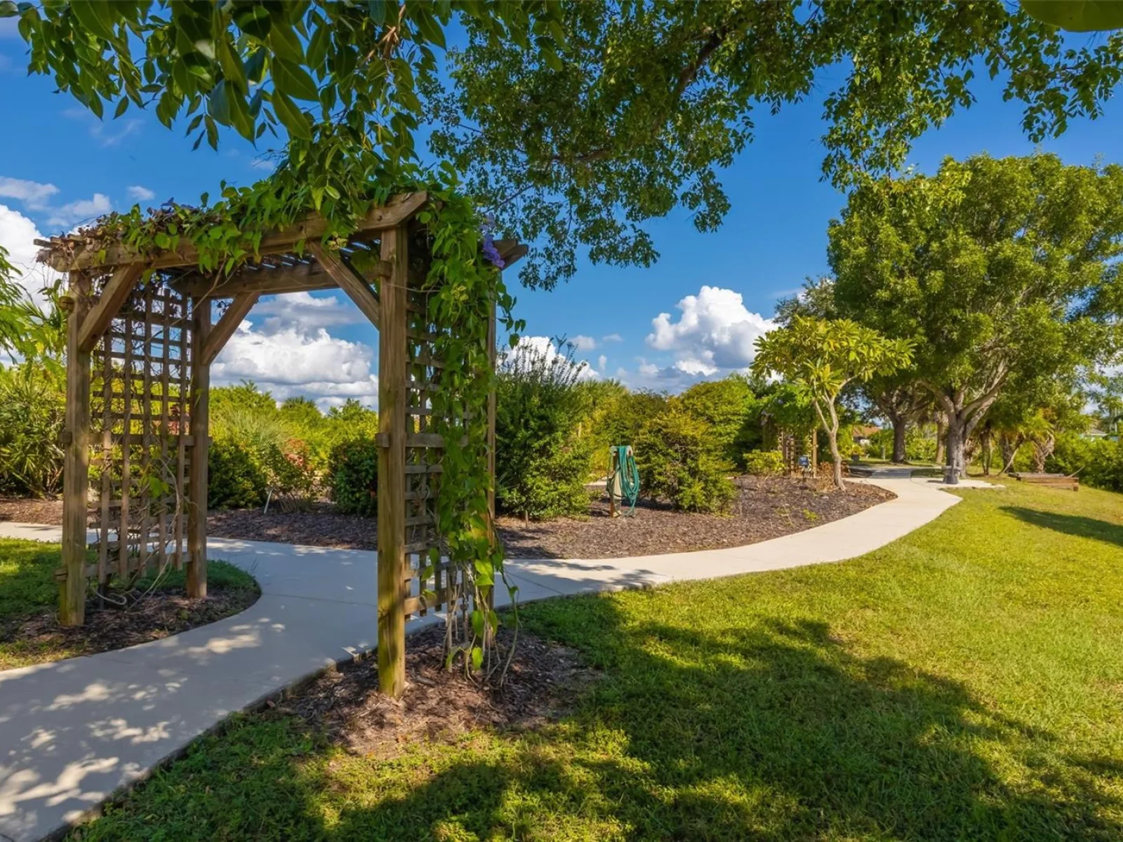 15089 LAKELAND CIR, PORT CHARLOTTE, FL — photo 15