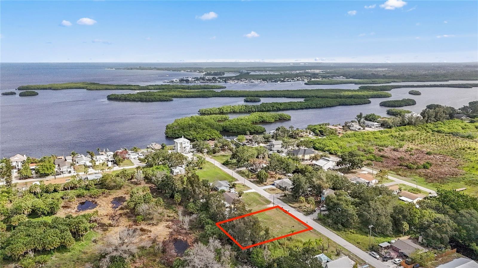 1115 CANAL ST, RUSKIN, FL