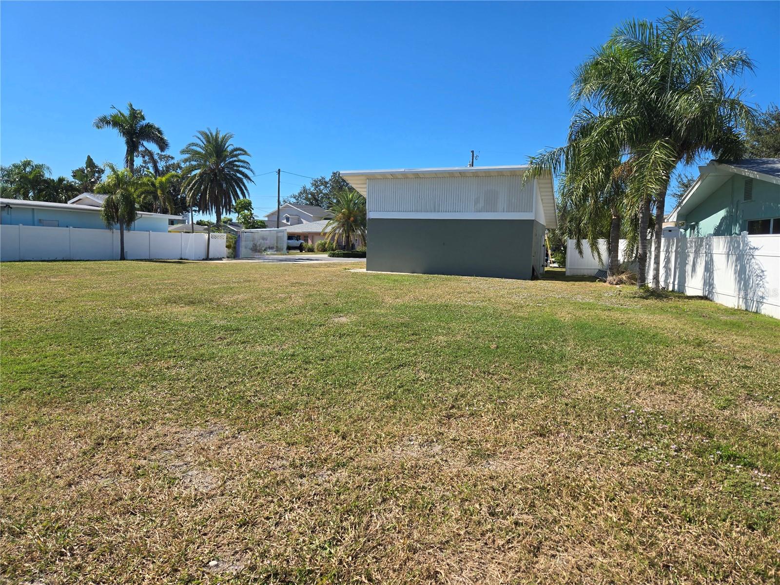 512 20TH AVE, INDIAN ROCKS BEACH, FL — photo 21