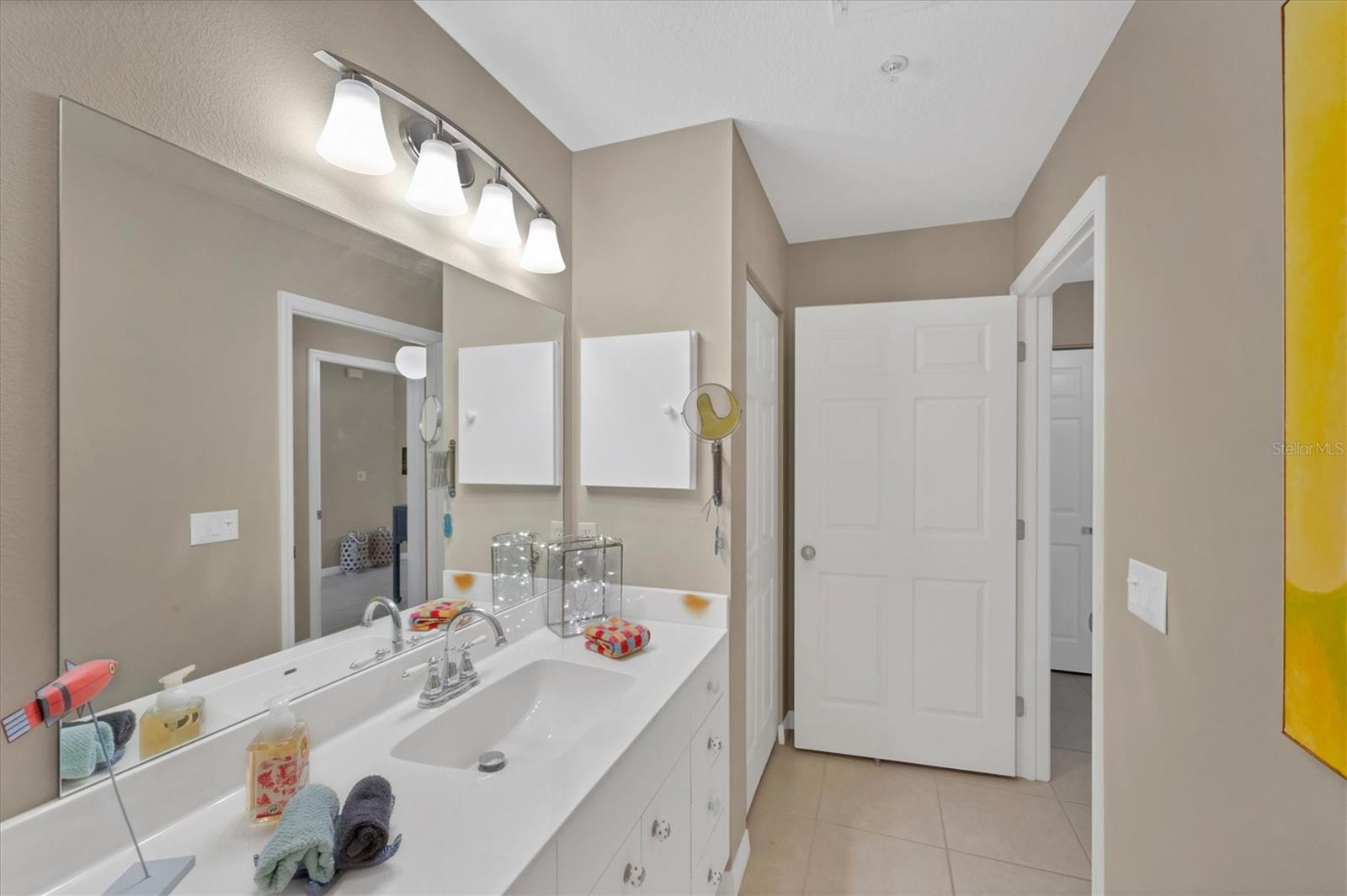 119 WOODBRIDGE DR #102, VENICE, FL — photo 24