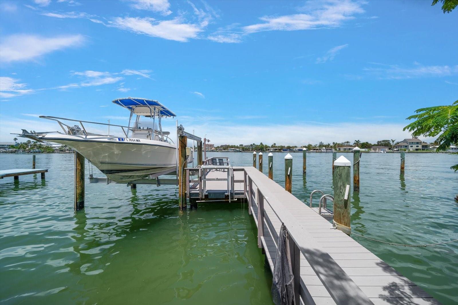 8405 BAYSHORE DR, TREASURE ISLAND, FL — photo 5