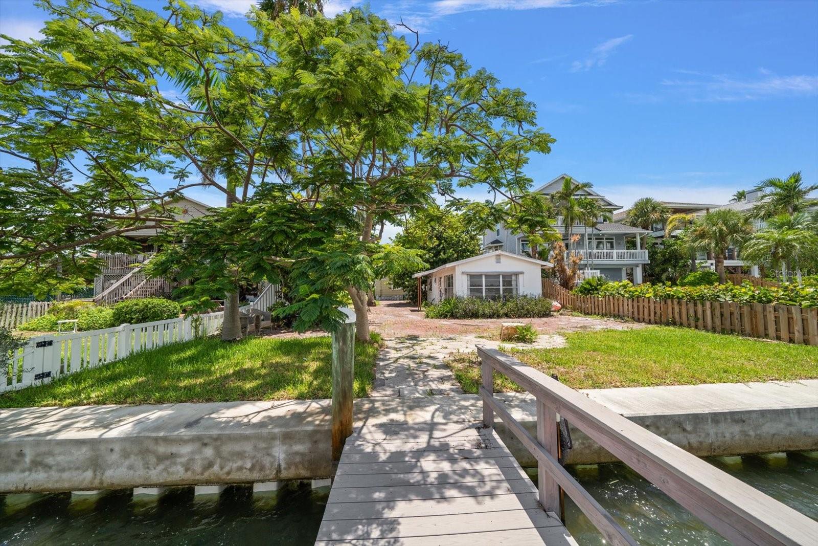 8405 BAYSHORE DR, TREASURE ISLAND, FL — photo 9