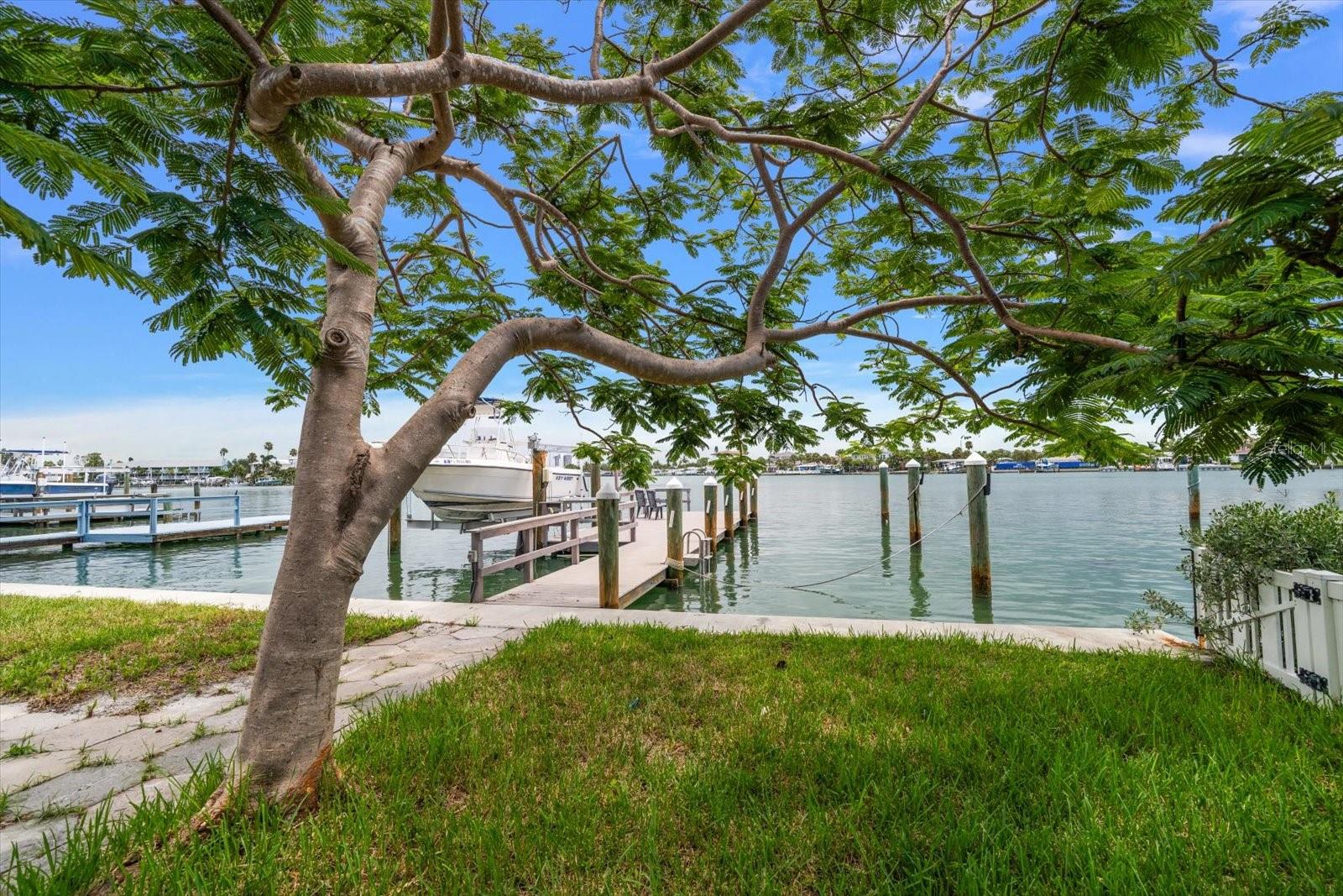 8405 BAYSHORE DR, TREASURE ISLAND, FL — photo 15