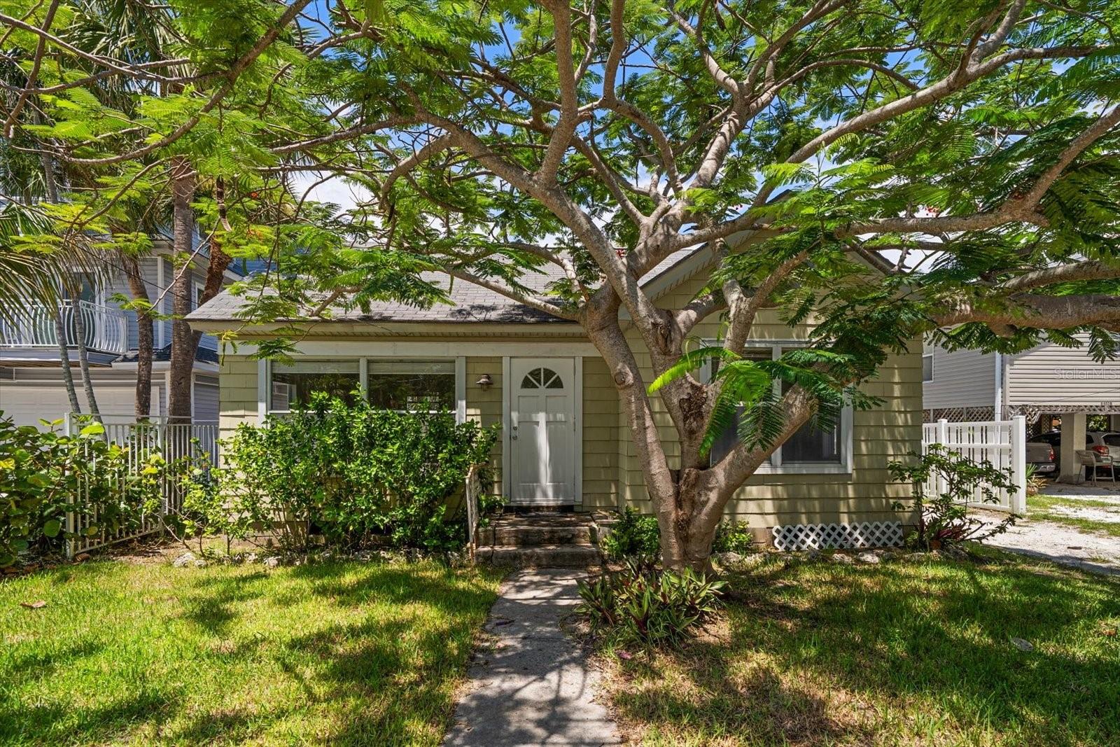 8405 BAYSHORE DR, TREASURE ISLAND, FL — photo 17